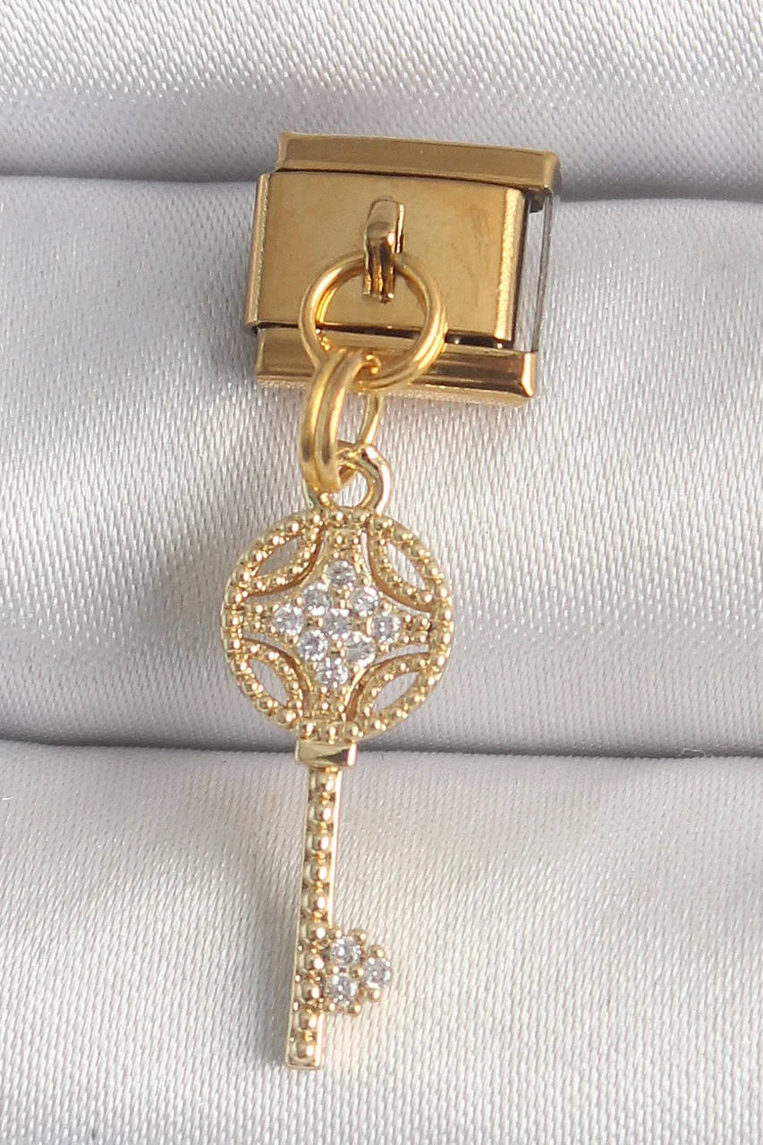 316l Çelik Gold Renk Sallantı Zirkon Taşlı Anahtar Model Nomination Charm Tj-bc1347 Diğer