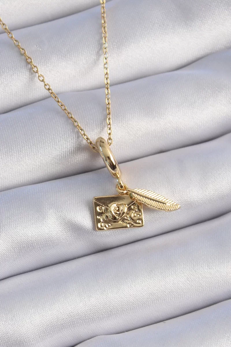 316L Çelik Gold Renk Kalp Detay Mektup Figür Charm Model Kadın Ko
