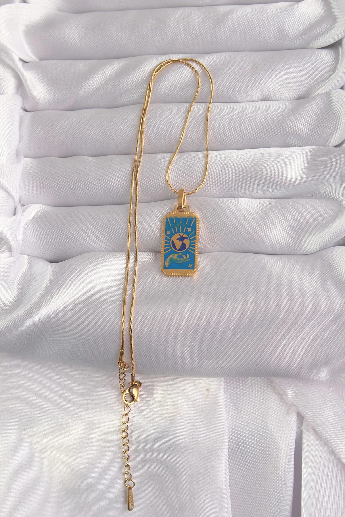 316L Çelik Gold Renk Mavi Mineli El Figür Tarot Kolye 5886