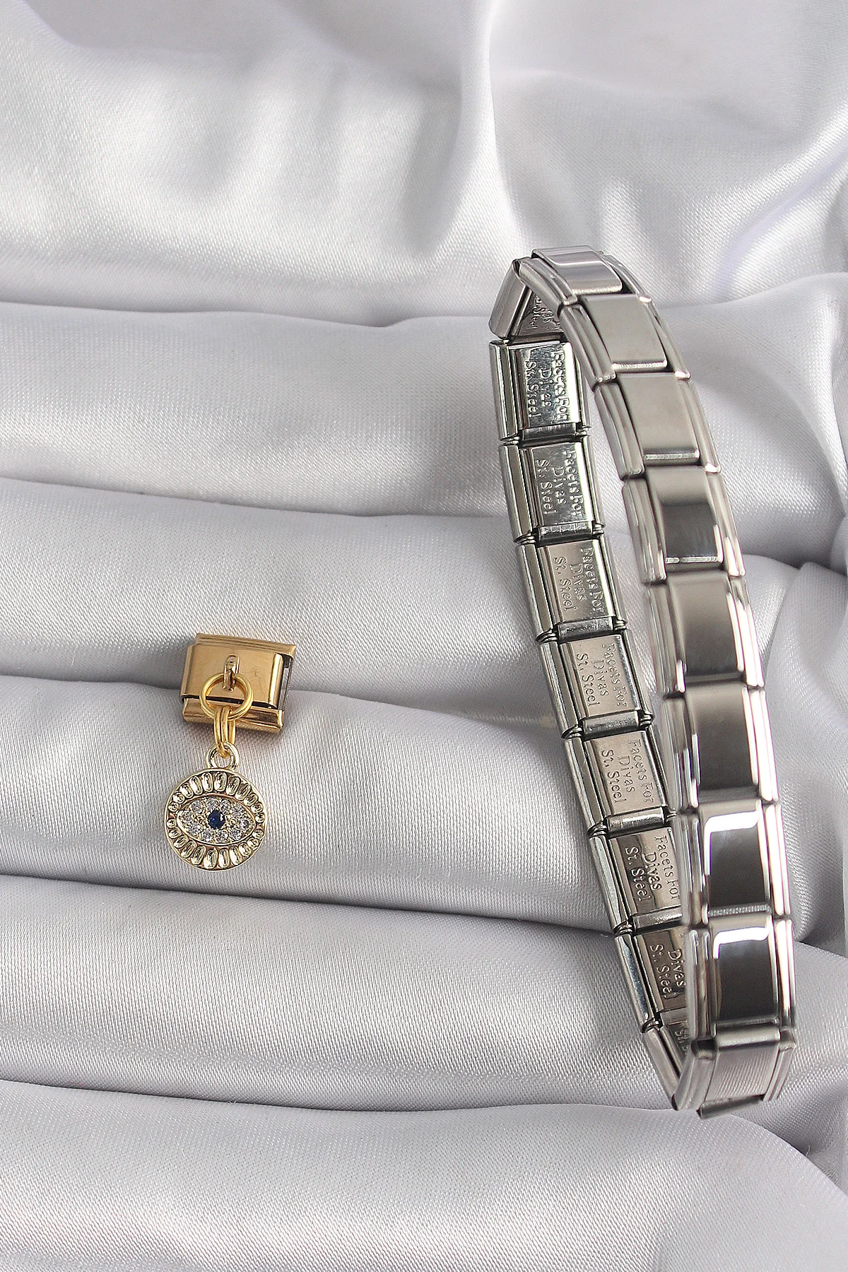 316L Çelik Gold Renk Sallantı Zirkon Taşlı Göz Model Nomination Charm 5886