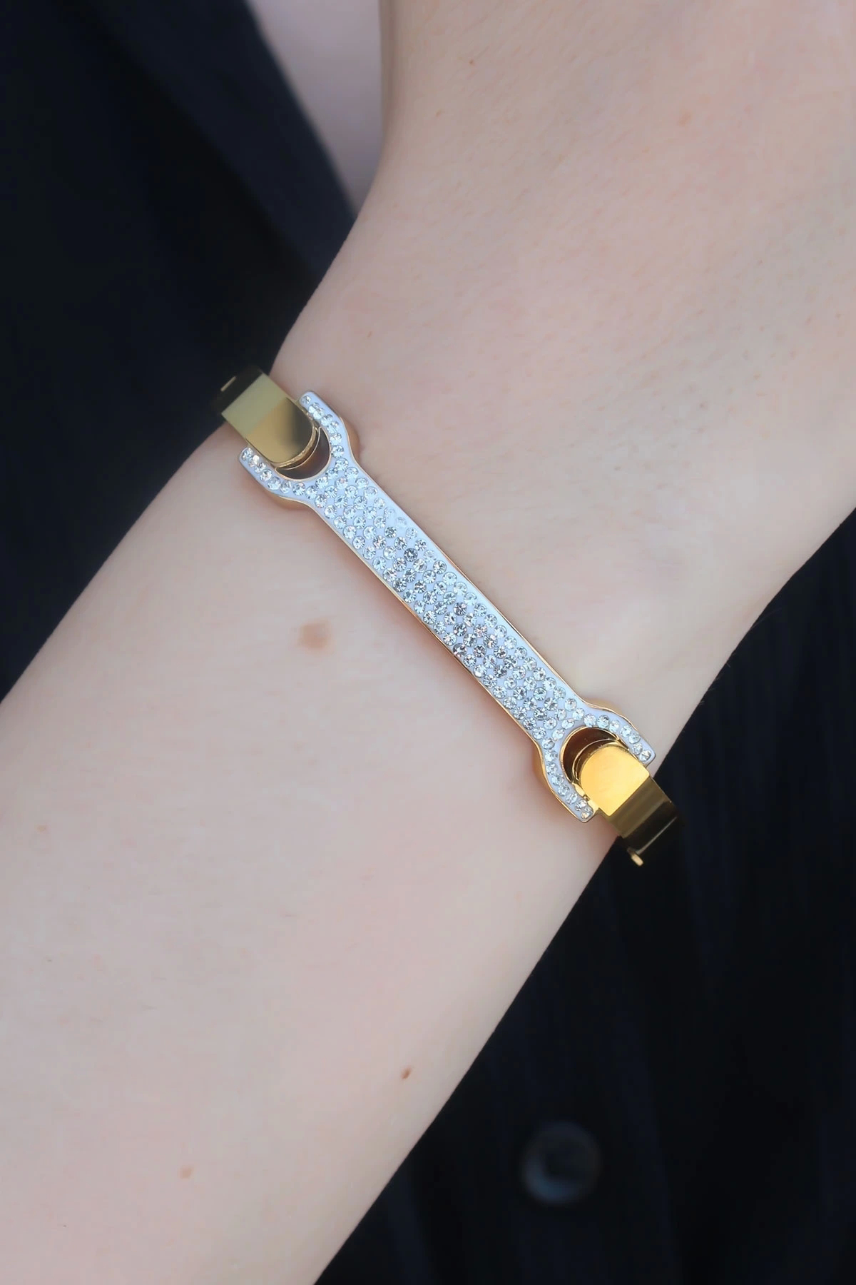 Butik 316L Çelik Gold Renk Zirkon Taşlı Kadın Kelepçe