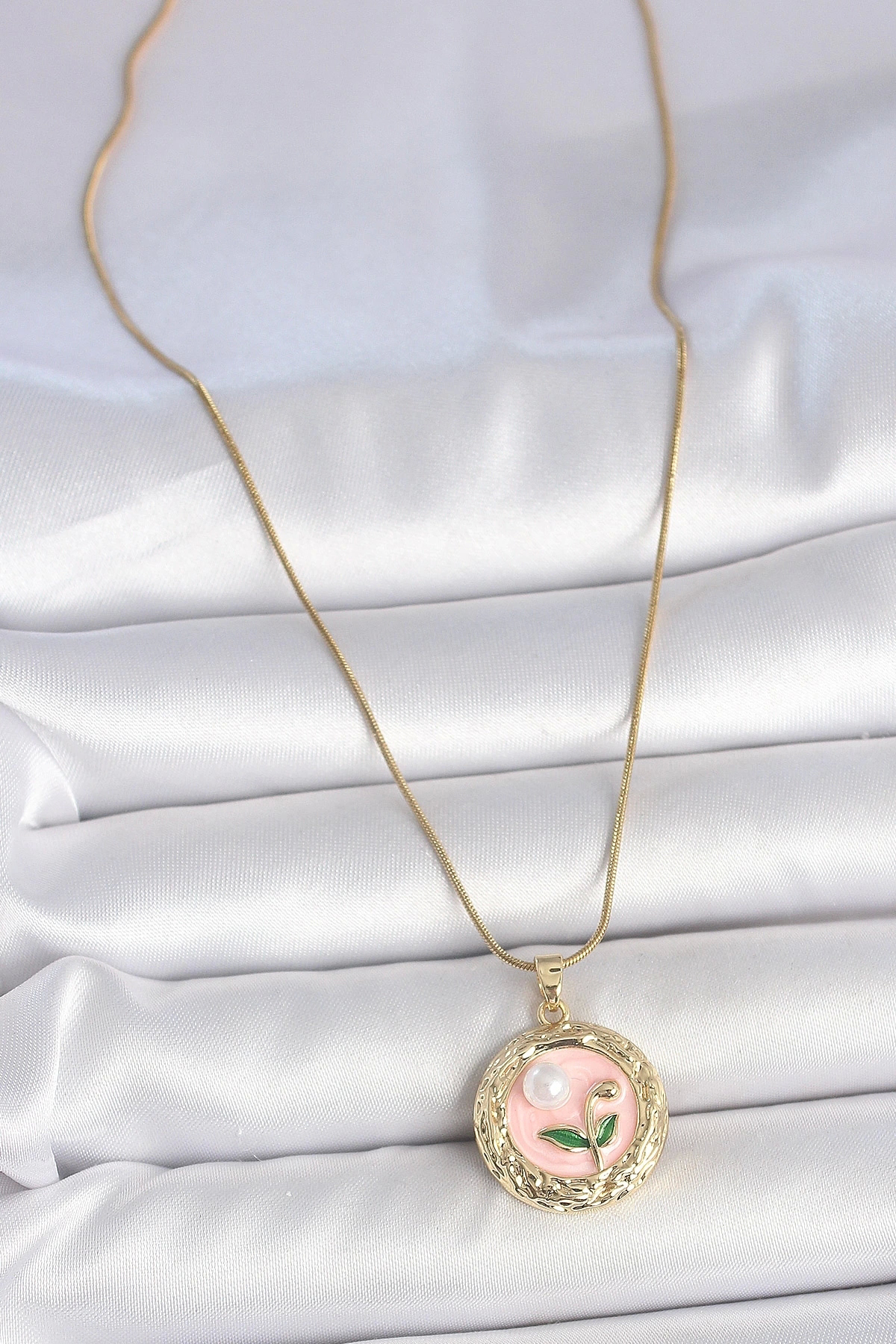 Butik 316L Çelik Gold Renk Zincir Pembe Çiçek İşlemeli İnci Detay Portr