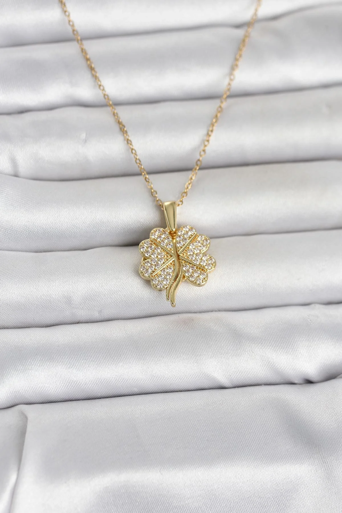 316L Çelik Gold Renk Açılabilir Yonca Model Zirkon Taşlı Kadın Kolye Fiyatı, Yorumları ve Özellikleri