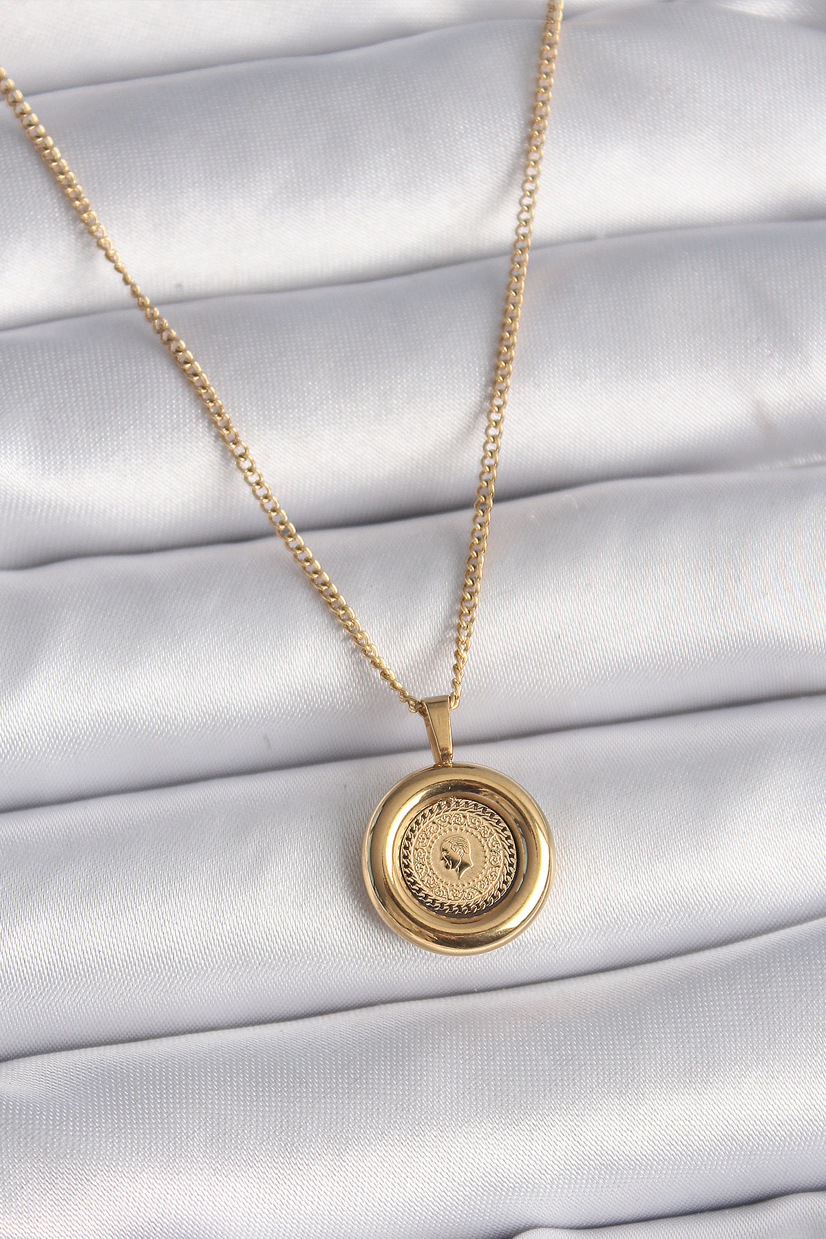 316L Çelik Gold Renk Zincir Gold Altın Model Kadın Kolye SL9529