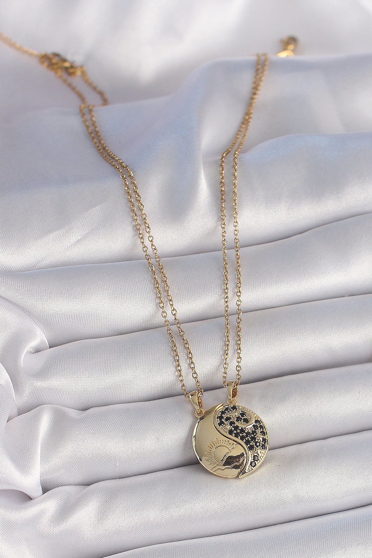 Stillove 316L Çelik Gold Renk Zincir Zirkon Taşlı Ying Yang Model Gün Batı