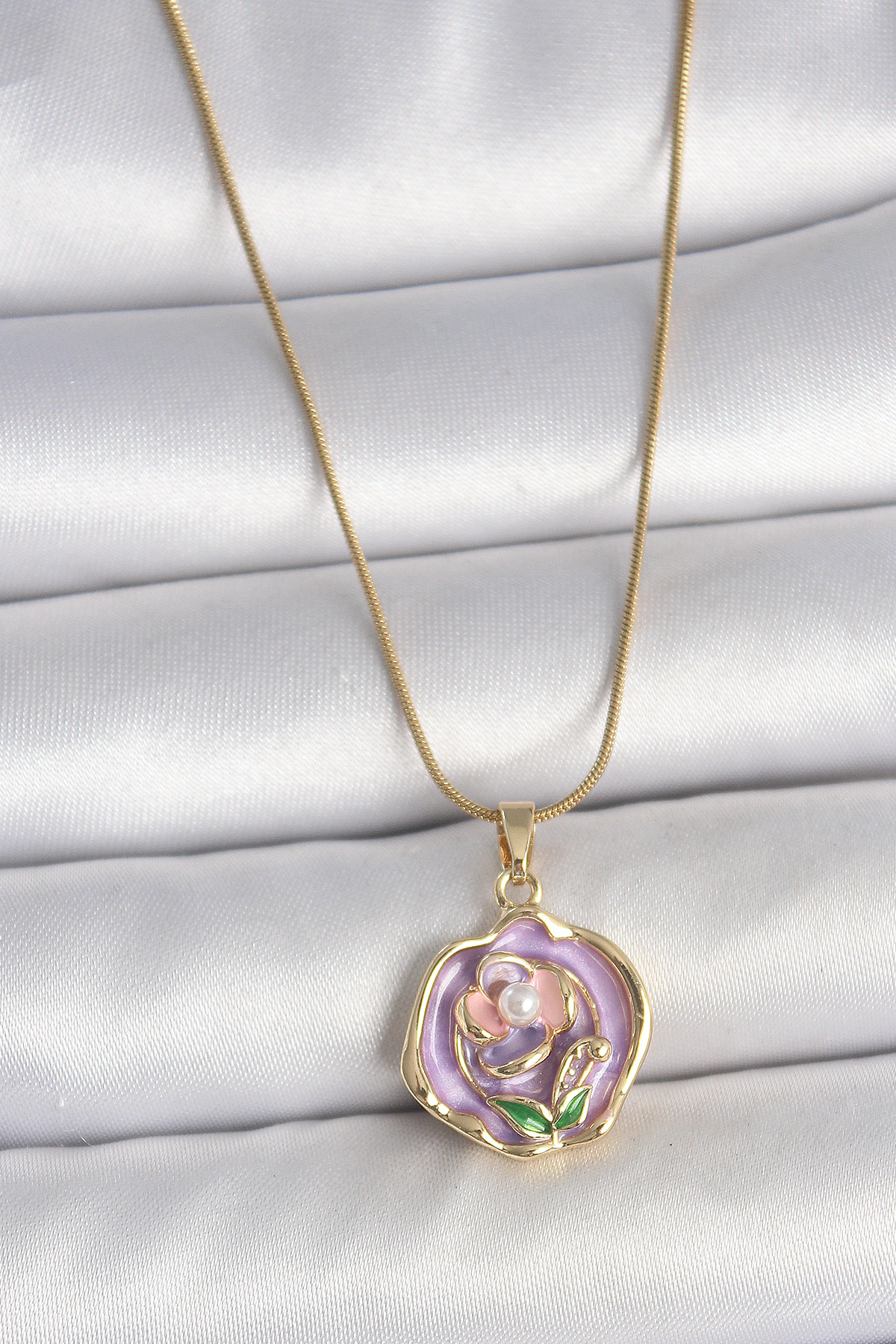 316L Çelik Gold Renk Zincir Mor Renkli Çiçek İşlemeli İnci Detay
