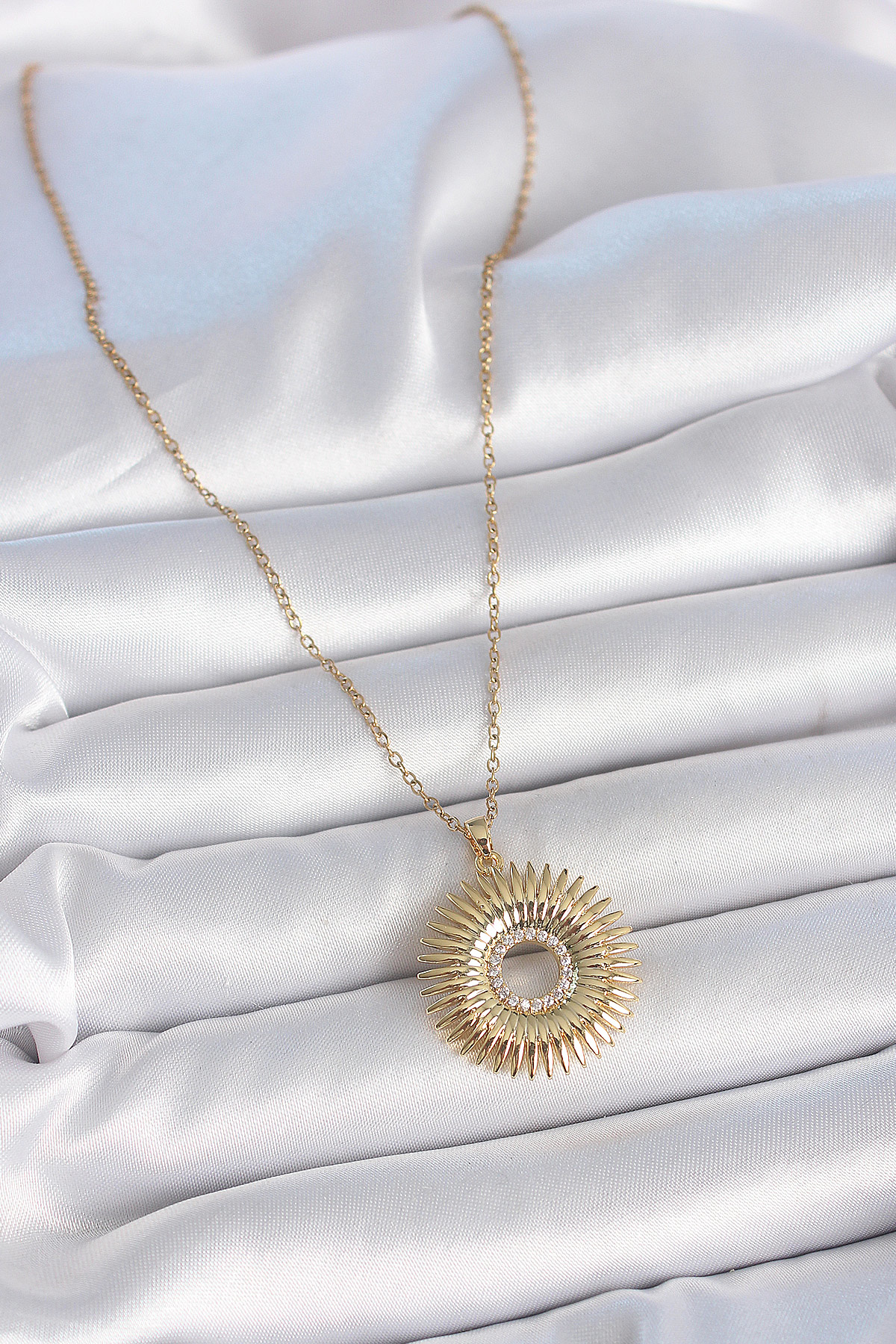 316L Çelik Gold Renk Zincir Zirkon Taşlı Nova Yıldız Model Kadın