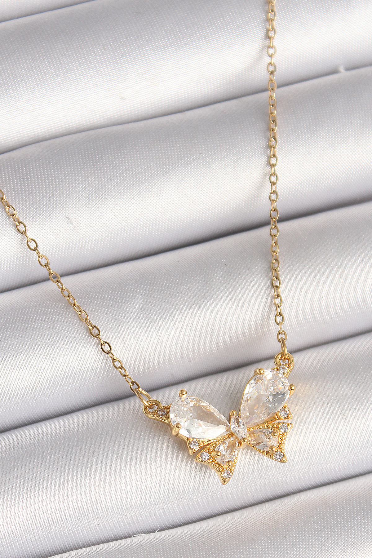 316L Çelik Gold Renk Zincir Zirkon Taşlı Fiyonk Model Kadın Kolye