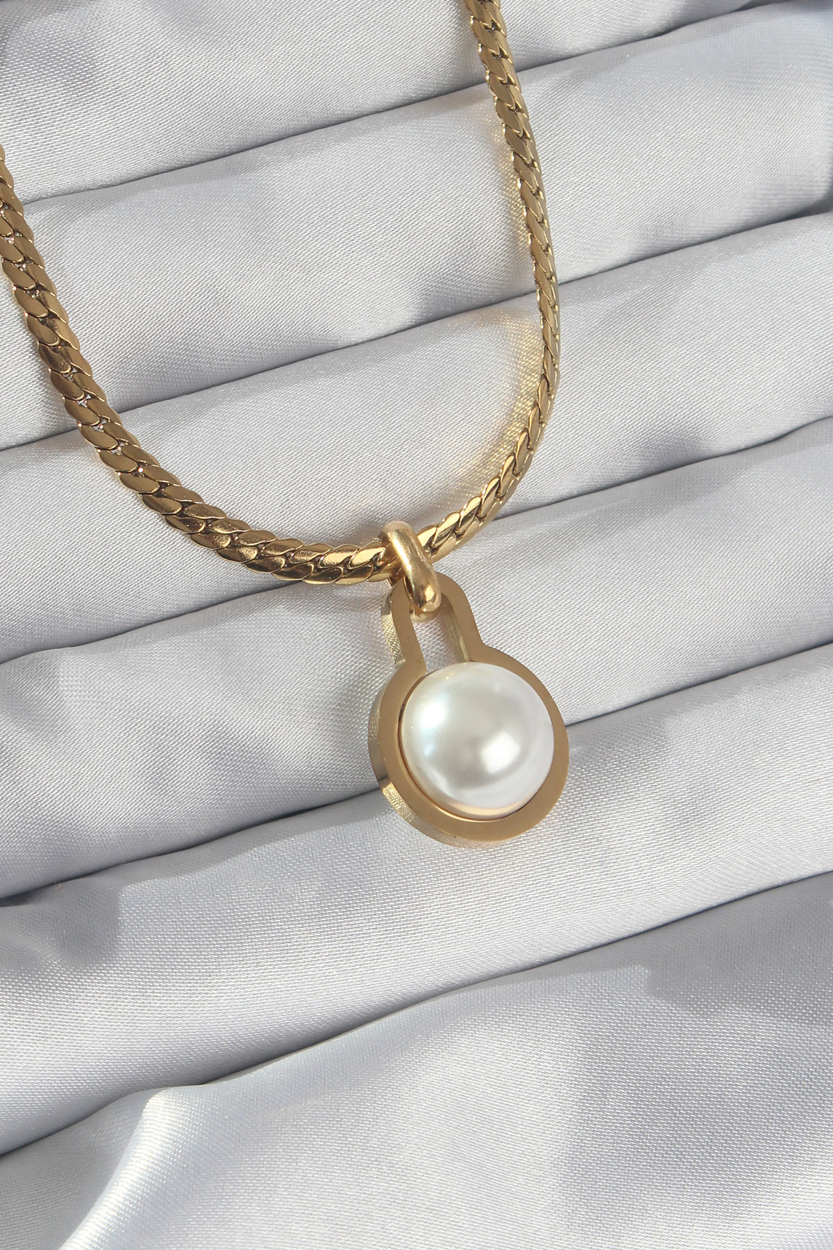 Stillove 316L Çelik Gold Renk Yassı Zincir İnci Taşlı Kolye Sl8138