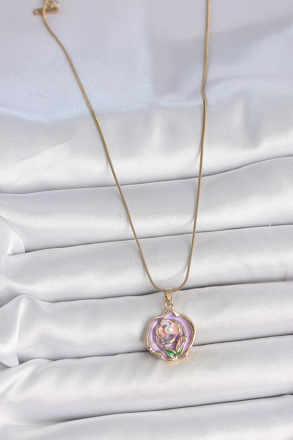 316L Çelik Gold Renk Zincir Mor Renkli Çiçek İşlemeli İnci Detay
