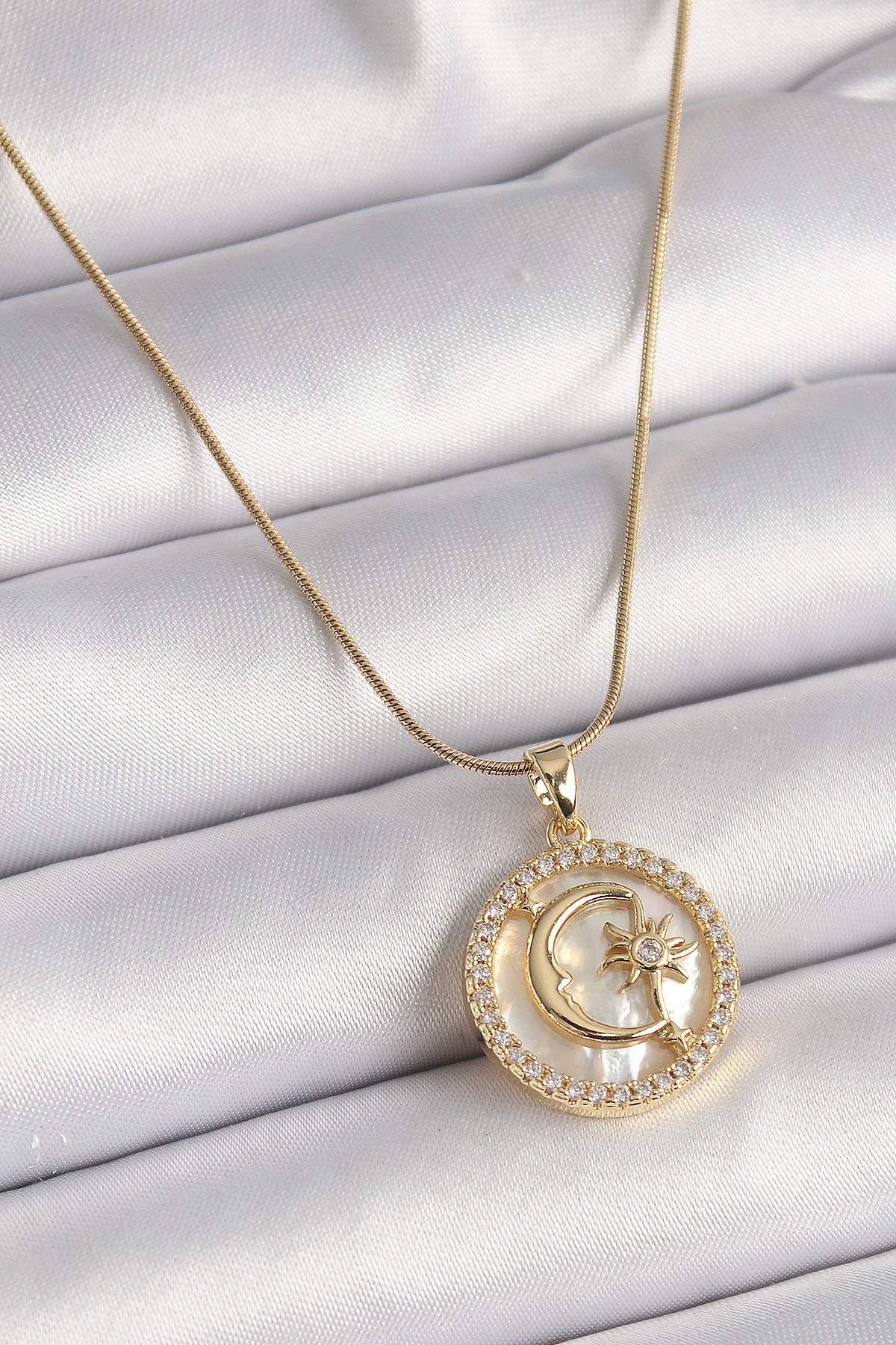 316L Çelik Gold Renk Zincir Zirkon Taş Detaylı Beyaz Sedefli Ay Y