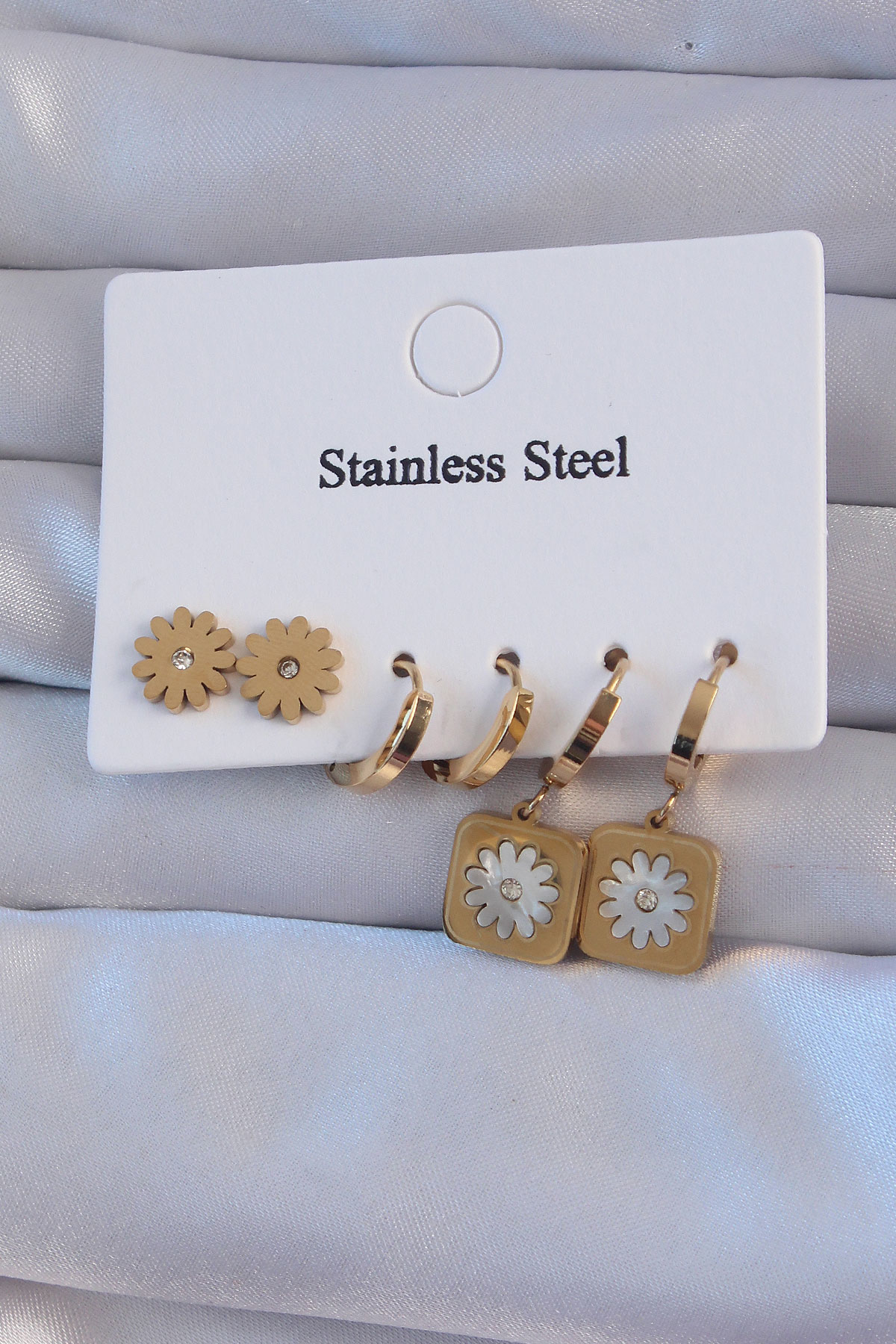 Stillove 316L Çelik Gold Renk Zirkon Taşlı Sedefli Papatya Model Halka Küp