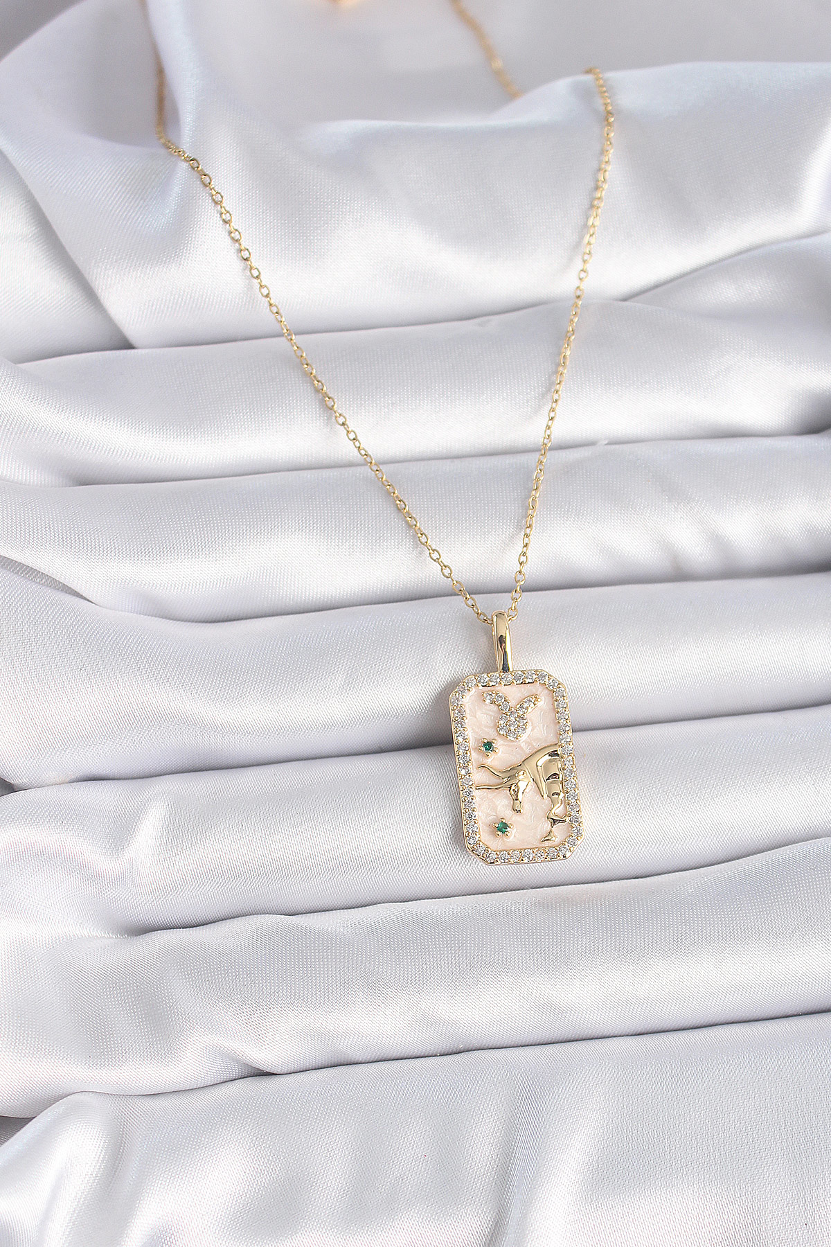 Stillove 316L Çelik Gold Renk Zincir Boğa Burcu Zirkon Taşlı Kadın Kolye S