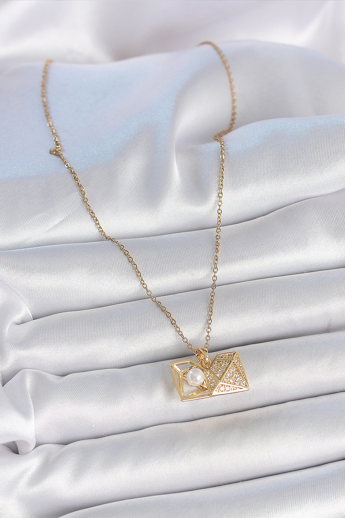 Stillove 316L Çelik Gold Renk Zincir Zirkon Taşlı Açılır İncili Elmas Mode