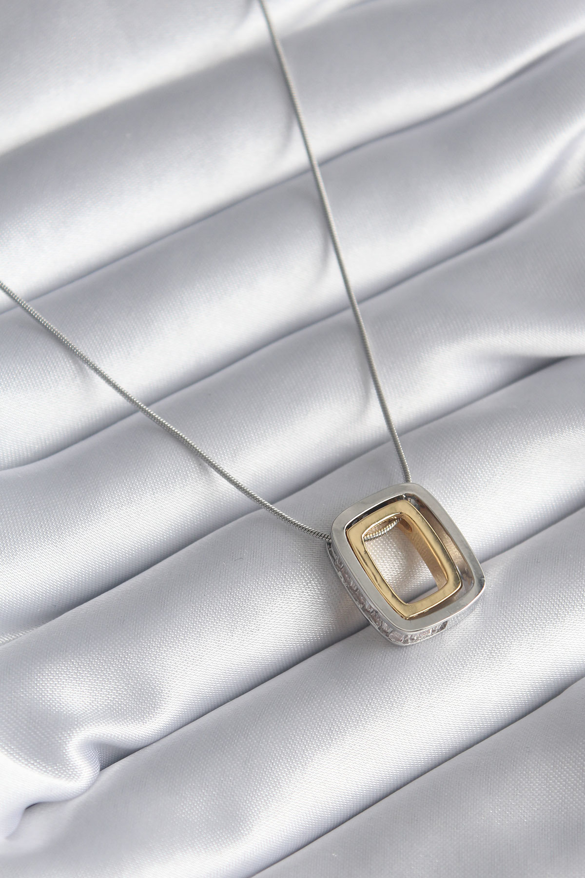 316L Çelik Gold Gümüş Renk Kare Model Zirkon Taş Detay Kadın Koly