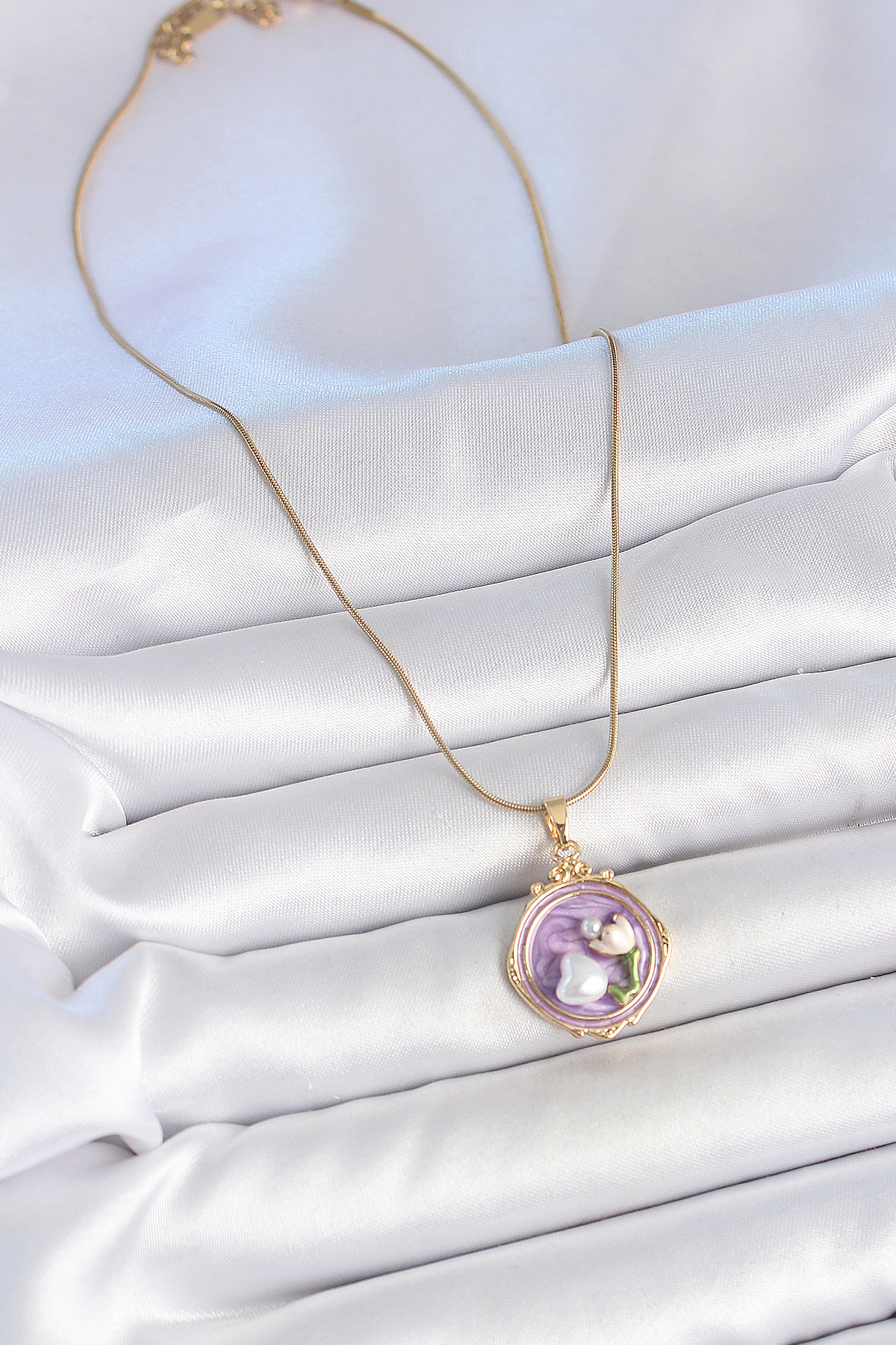 Stillove 316L Çelik Gold Renk Zincir Mor Mineli İncili Çiçek İşlemeli Port