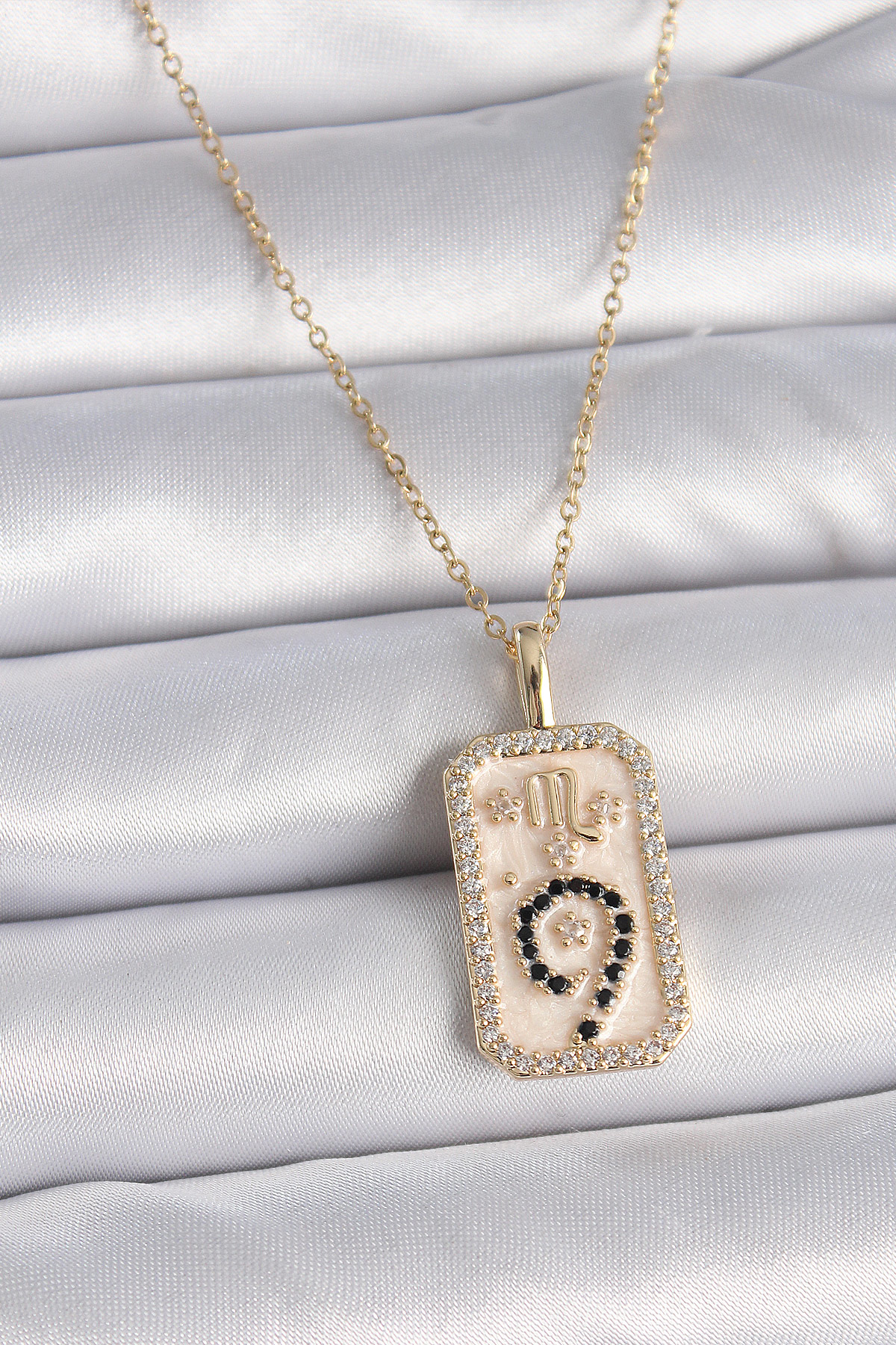 Stillove 316L Çelik Gold Renk Zincir Akrep Burcu Zirkon Taşlı Kadın Kolye 