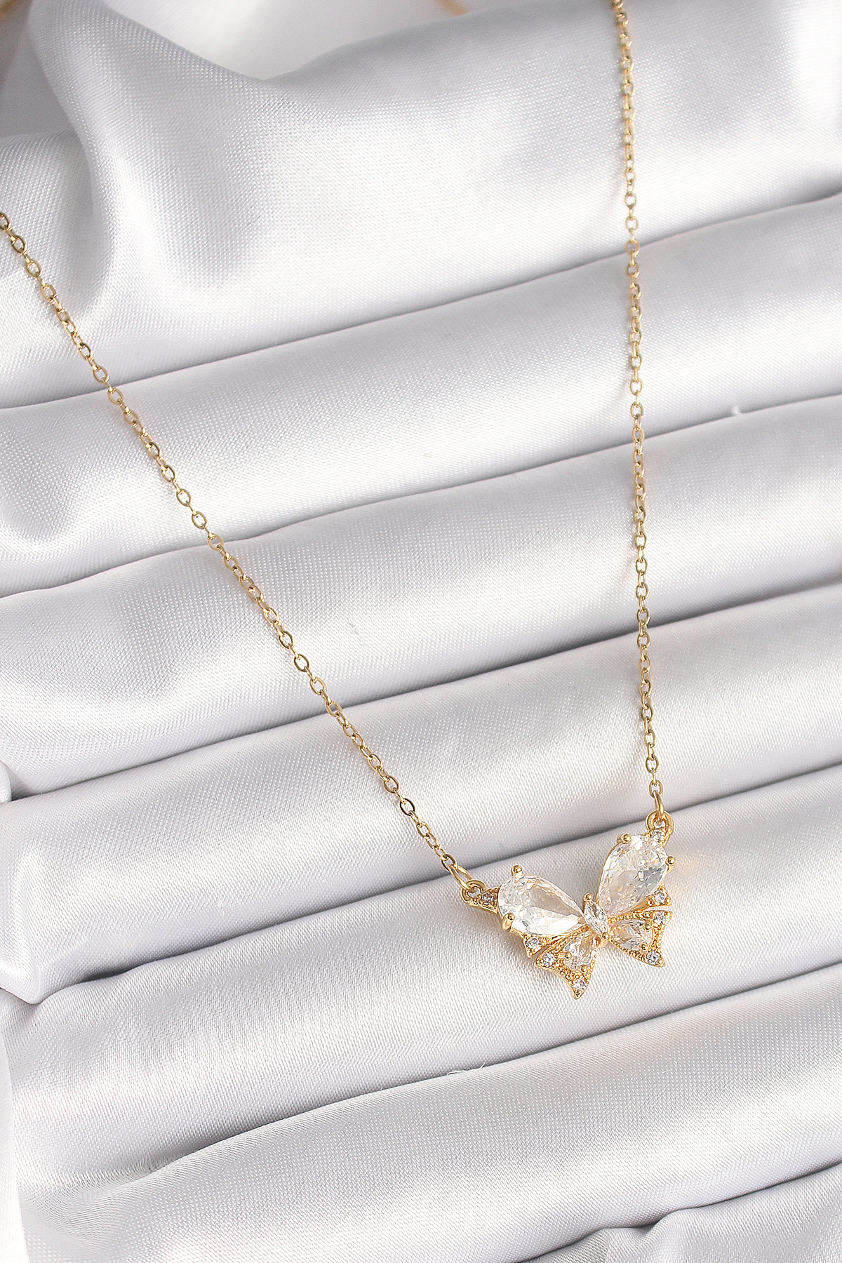 316L Çelik Gold Renk Zincir Zirkon Taşlı Fiyonk Model Kadın Kolye