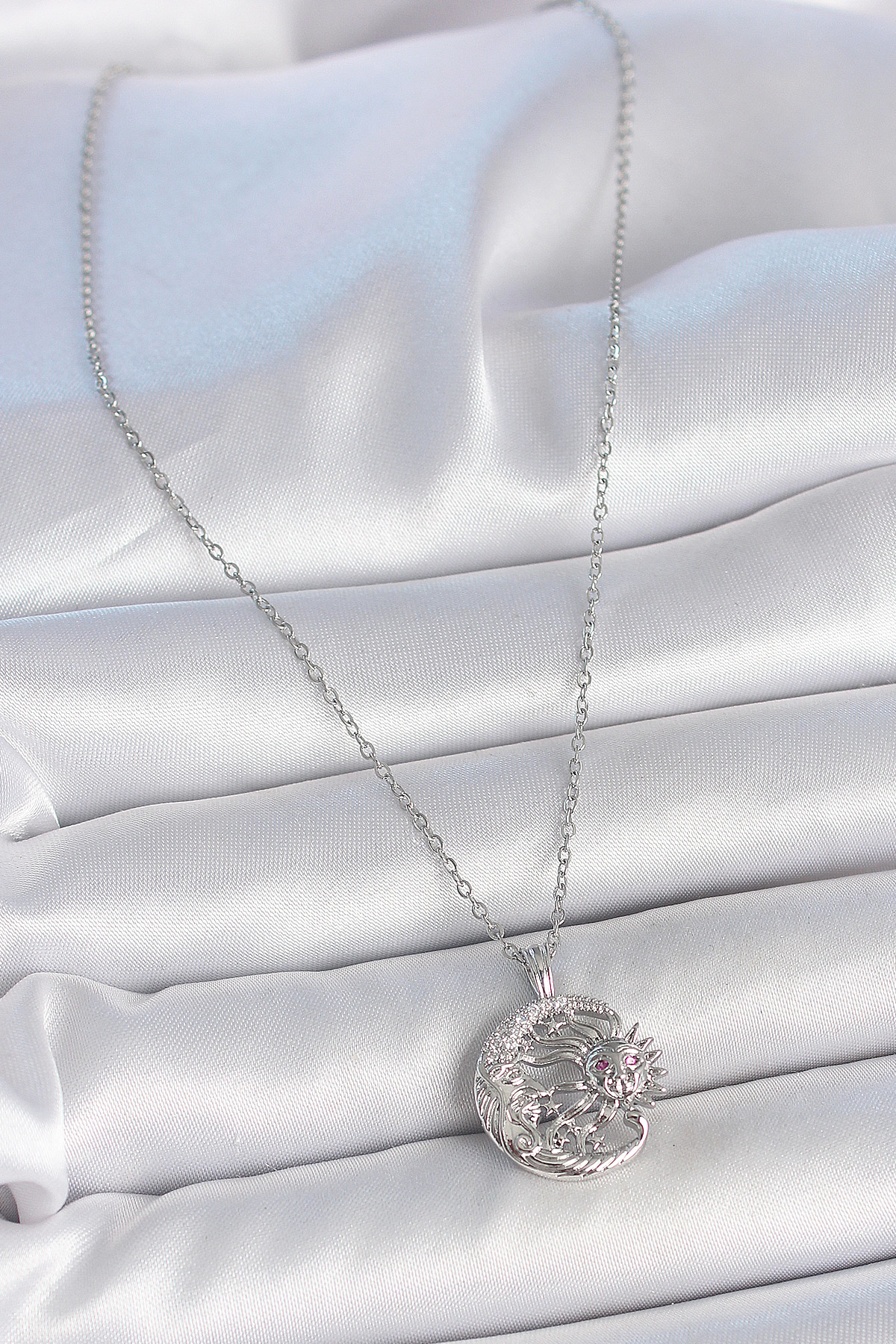 Stillove 316L Çelik Gümüş Renk Zincir Ay Güneş Model Zirkon Taş Detay Kadı