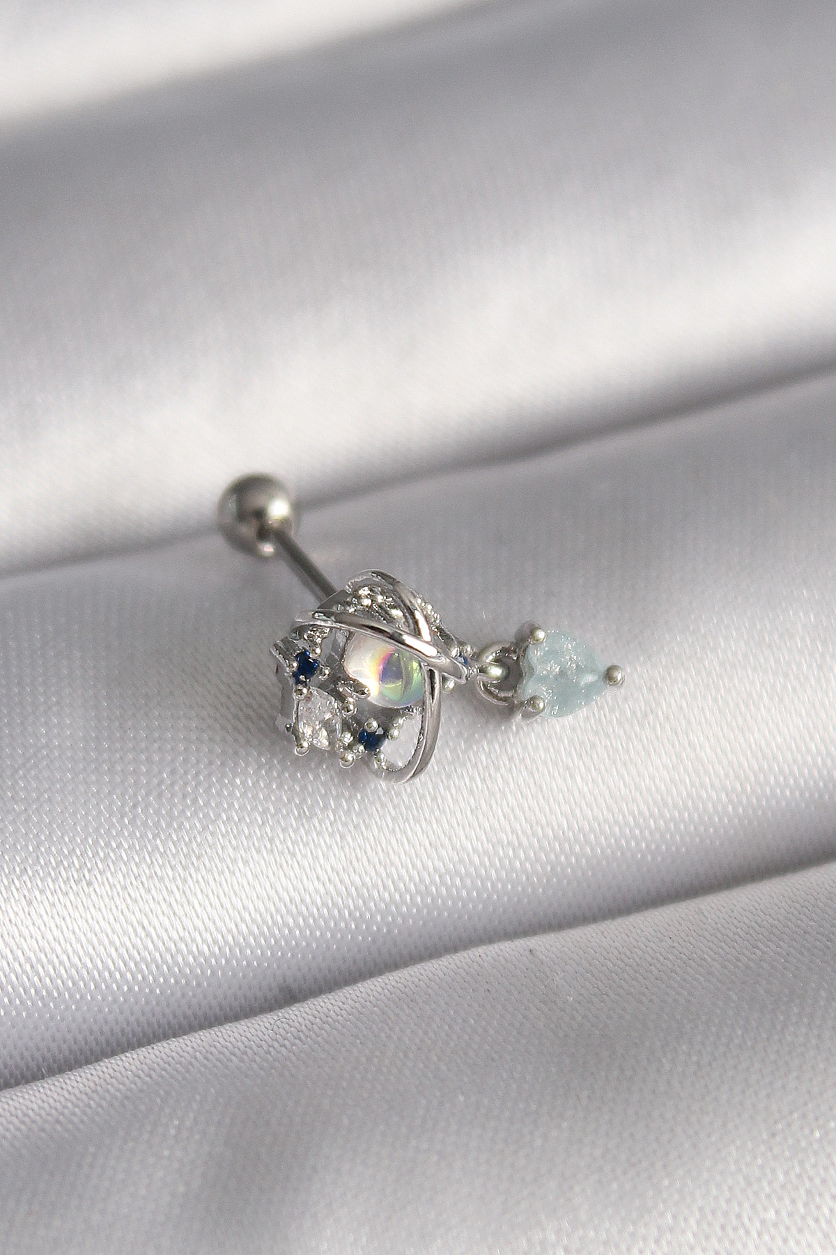 316L Çelik Gümüş Renk Zirkon Taşlı Sallantı Kalp Detay Tragus Pie