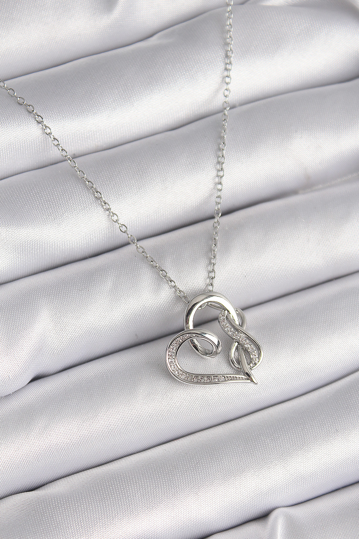 316L Çelik Gümüş Renk Zincir Zirkon Taş Detaylı Kalp Model Sonsuz