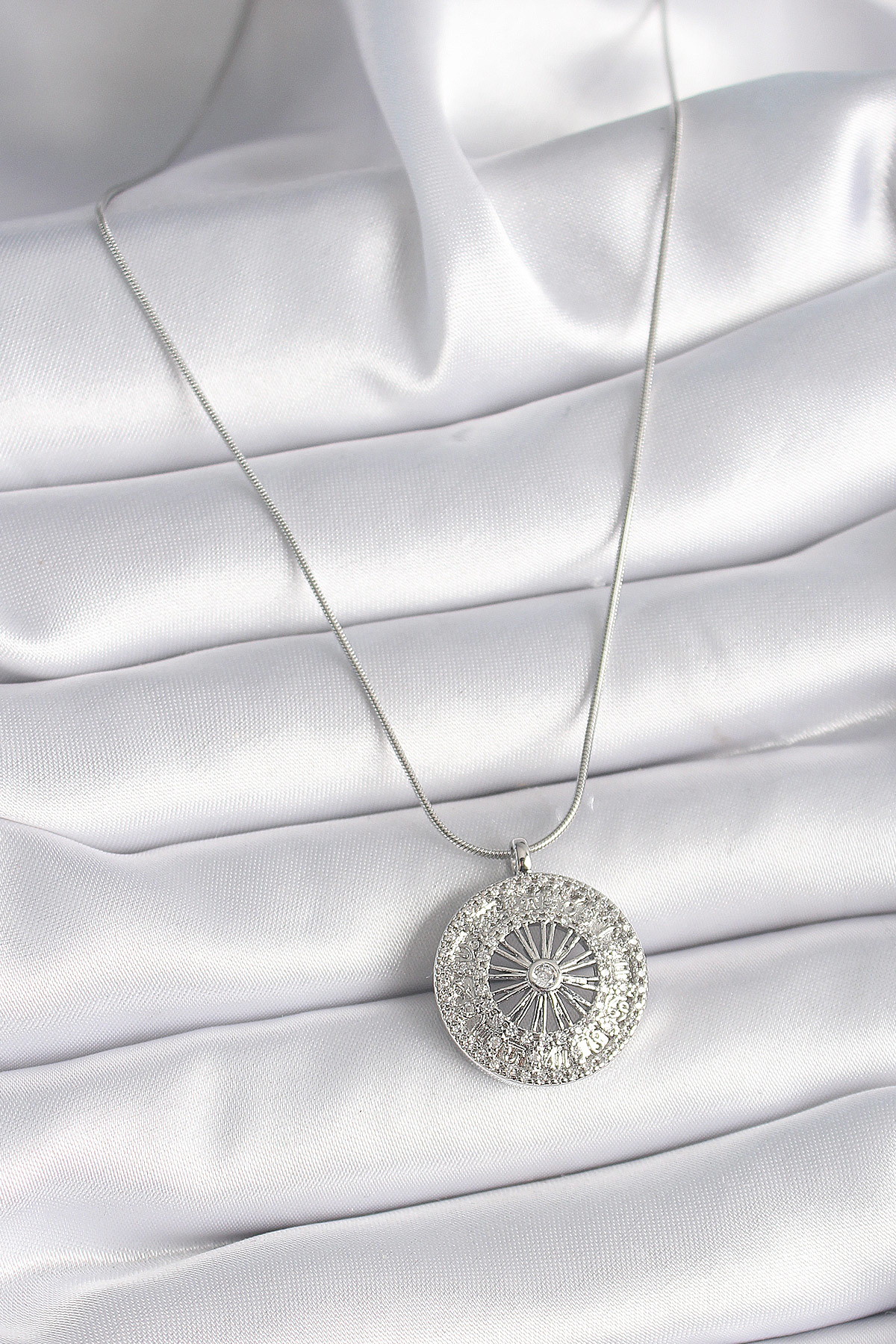 Stillove 316L Çelik Gümüş Renk Zirkon Taşli 12 Burç Madalyon Model Kadin K