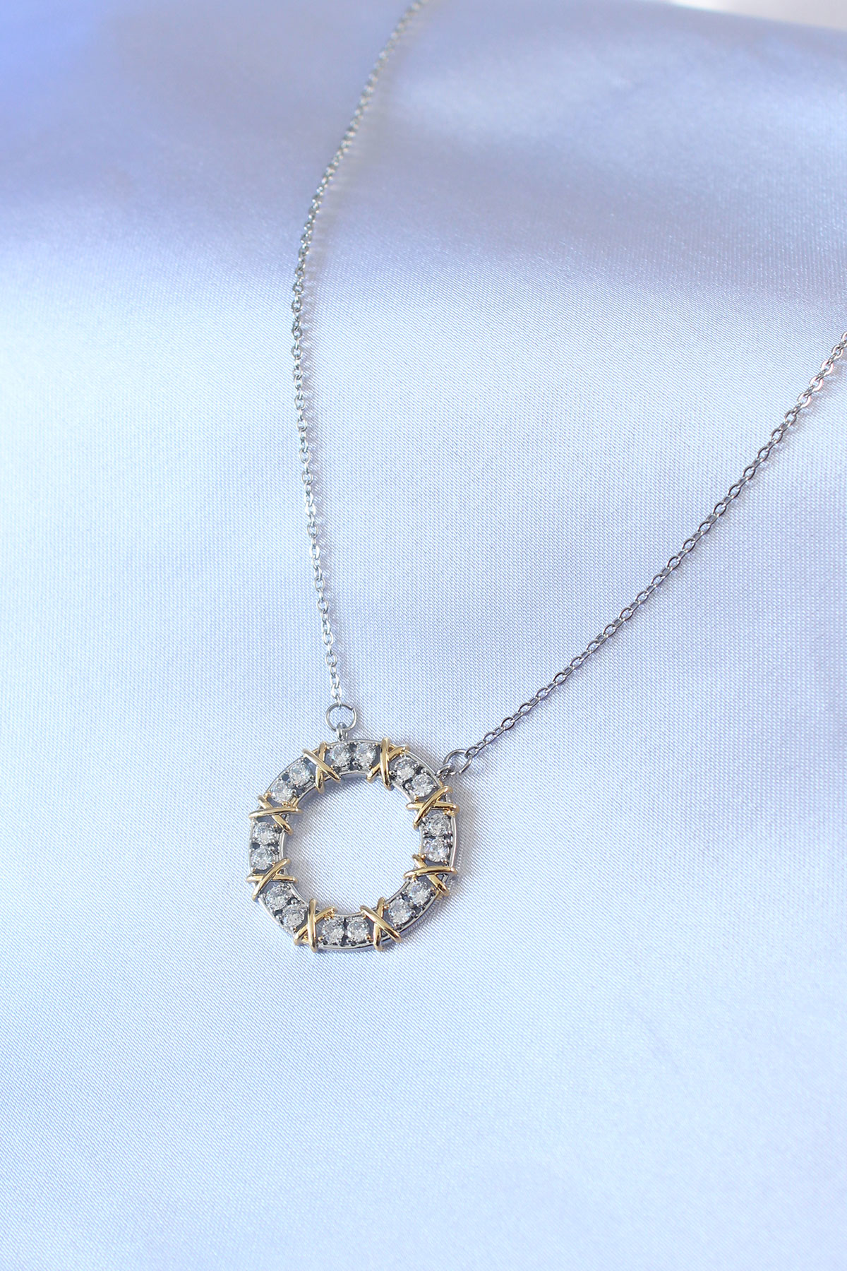 316L Çelik Gümüş Renk Zirkon Taşlı Gold Detay Xoxo Kadın Kolye SL