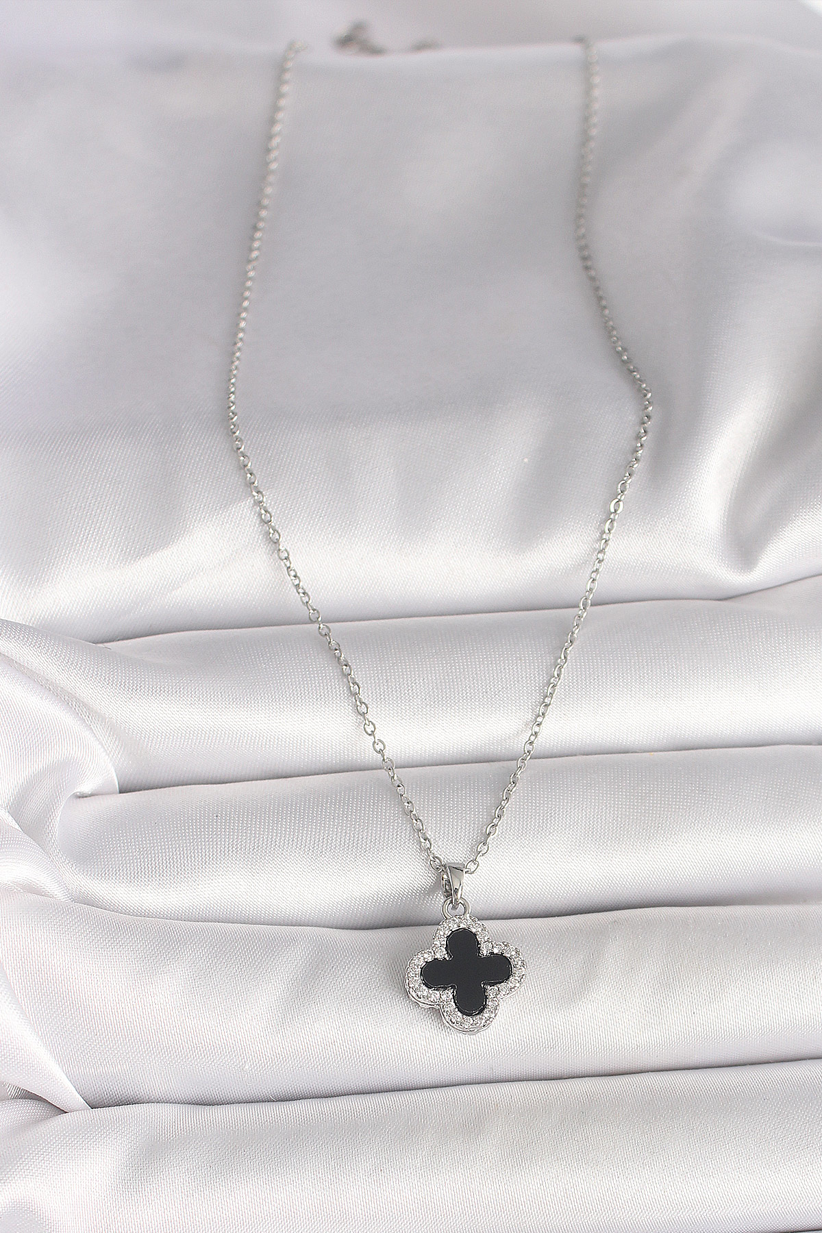 Stillove 316L Çelik Gümüş Renk Zincir Zirkon Taşlı Yonca Model Kadın Kolye