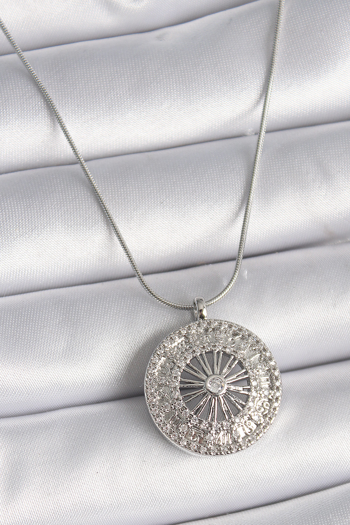 Stillove 316L Çelik Gümüş Renk Zirkon Taşli 12 Burç Madalyon Model Kadin K