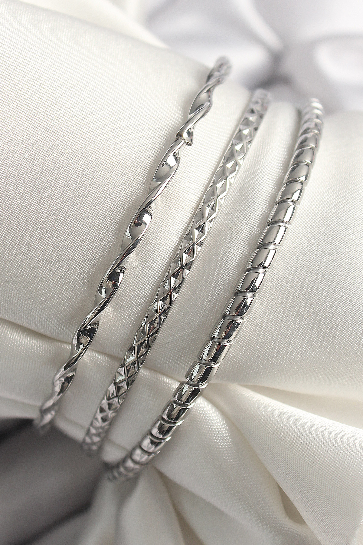 316L Çelik Gümüş Renk Burgu Ajada Model Kadın Bileklik - TJ-BB657