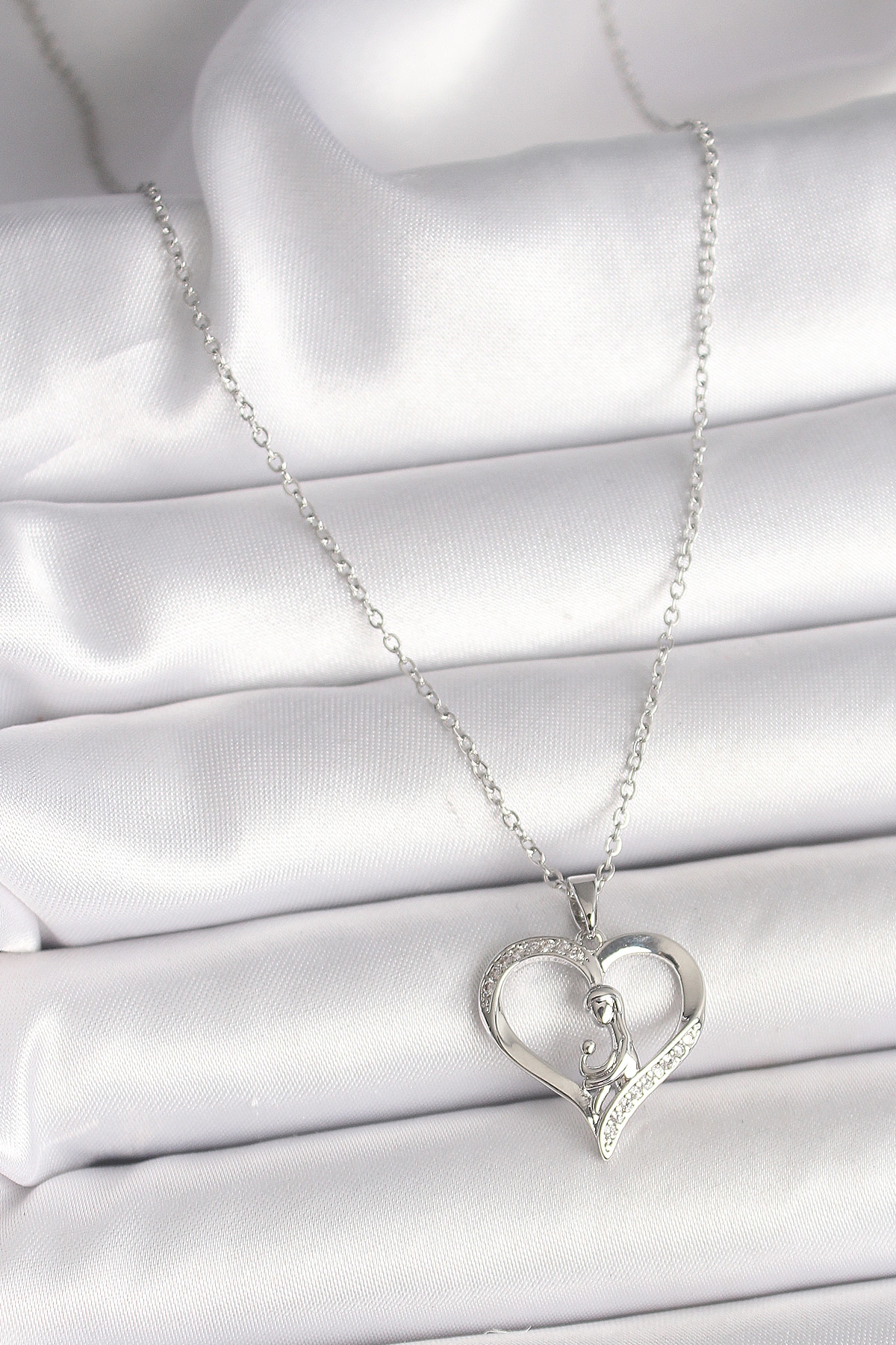316L Çelik Gümüş Renk Zincir Zirkon Taş Detaylı Kalp Model Kadın