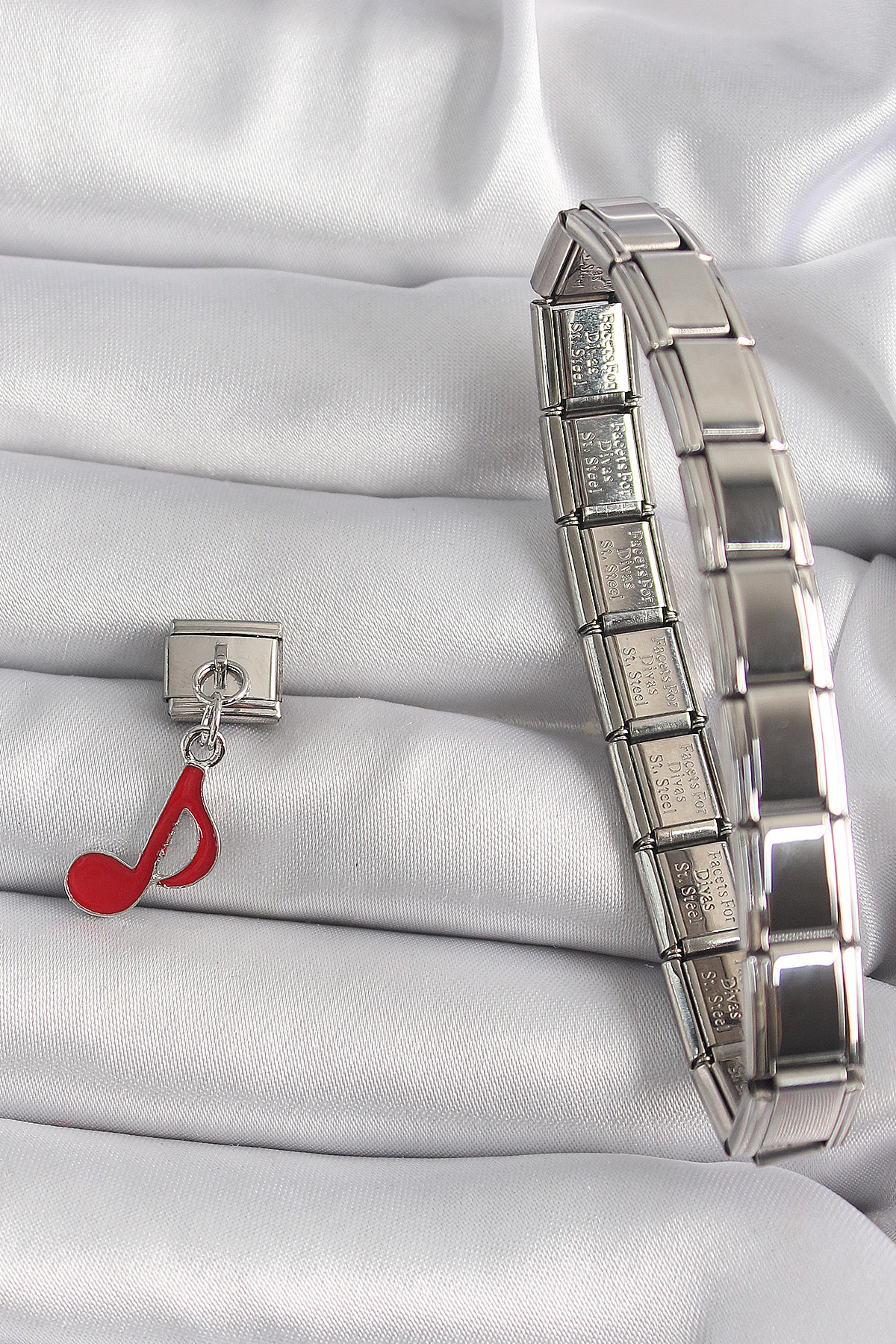 Stillove 316L Çelik Gümüş Renk Kırmızı Nota Model Nomination Charm Sl9836