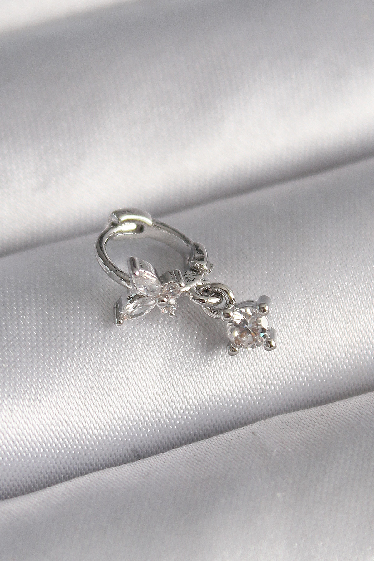 316L Çelik Gümüş Renk Zirkon Taşlı Kelebek Model Sallantı Detay T