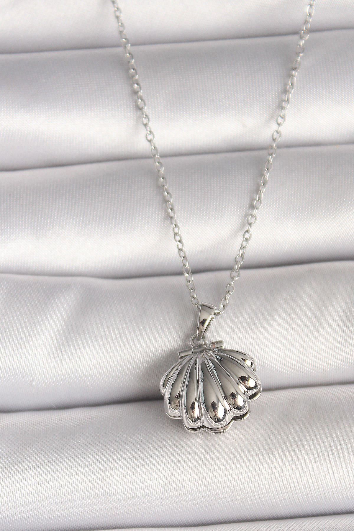 316L Çelik Gümüş Renk Zincir Açılır İncili Midye Model Kadın Koly