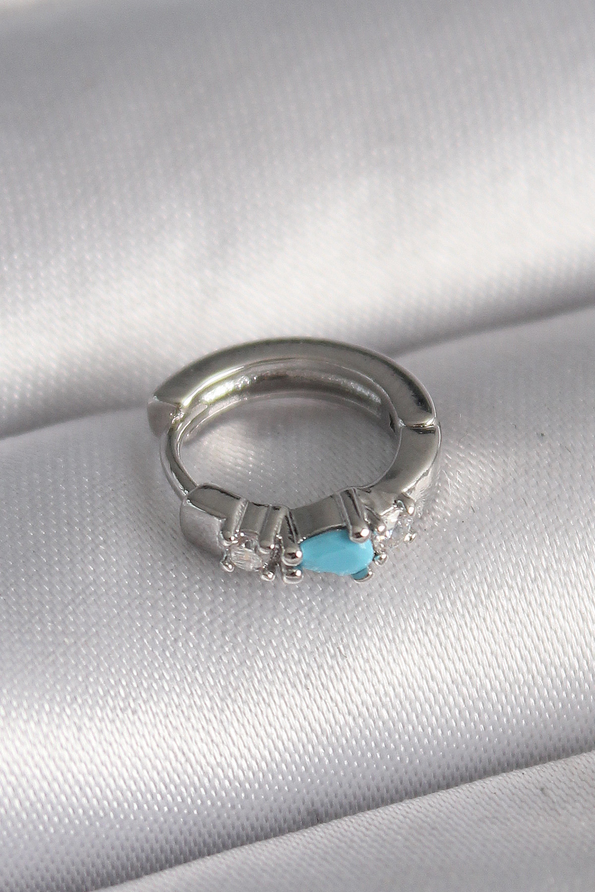 316L Çelik Gümüş Renk Zirkon Taşlı Mavi Boncuk Detay Tragus Pierc