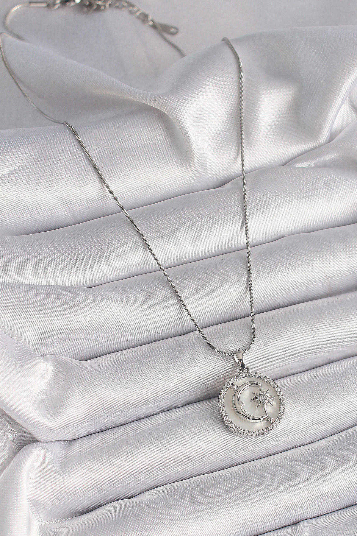 Stillove 316L Çelik Gümüş Renk Zincir Zirkon Taş Detayli Beyaz Sedefli Ay 