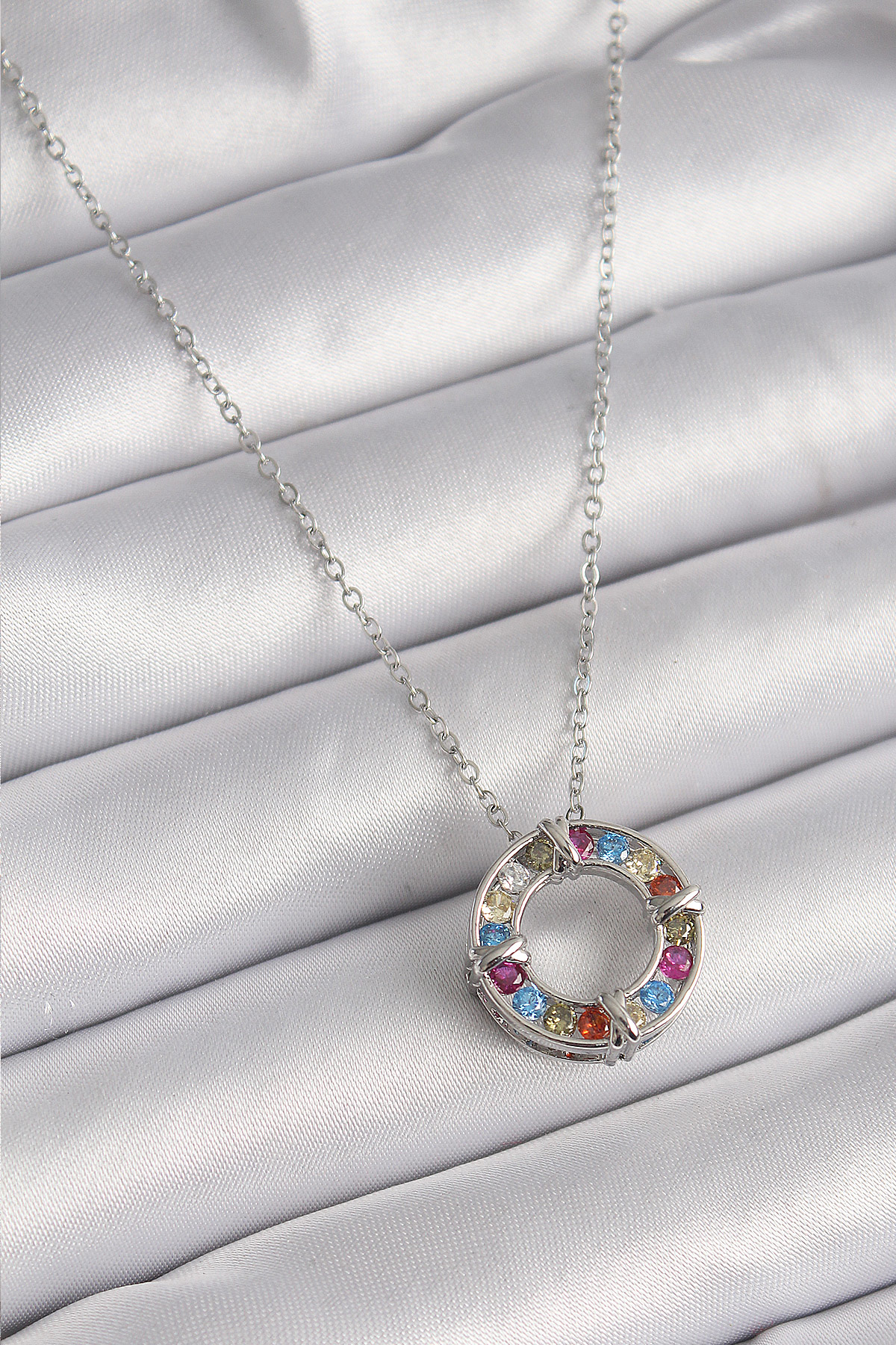 316L Çelik Gümüş Renk Zincir Renkli Zirkon Taşlı Xoxo Model Kadın