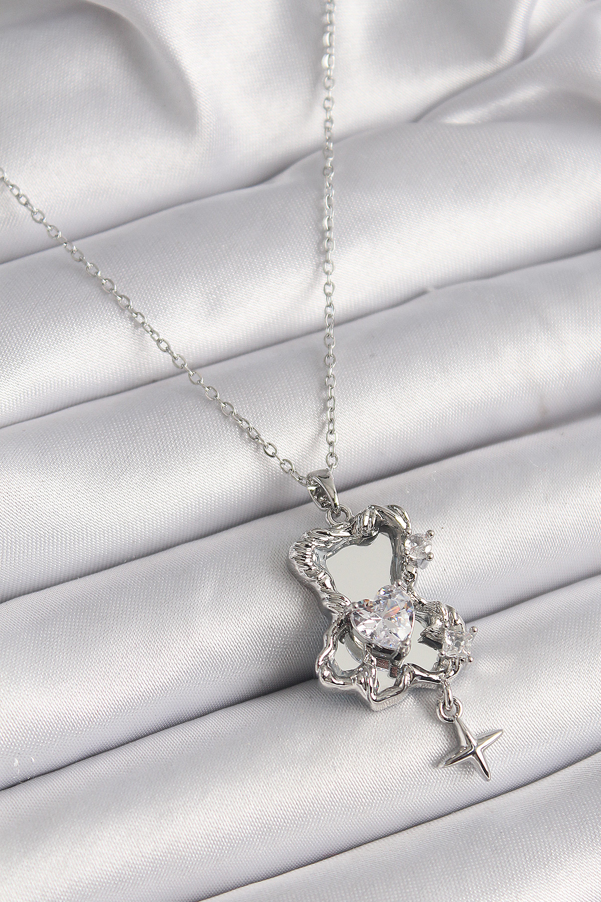 316L Çelik Gümüş Renk Ayna Ayıcık Model Zirkon Taşlı Kalp Detay K