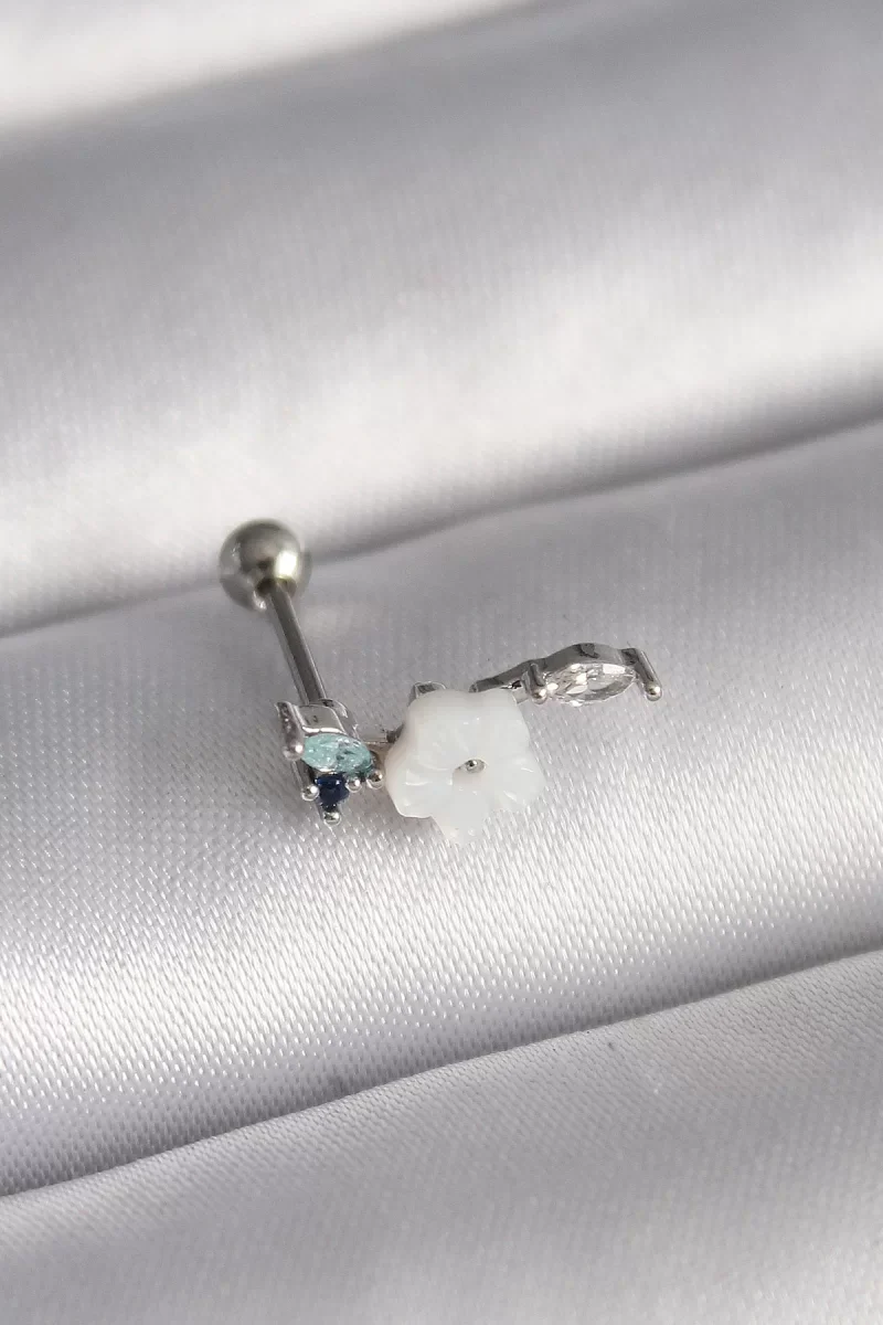 316L Çelik Gümüş Renk Zirkon Taş Detay Beyaz Çiçek Model Tragus P