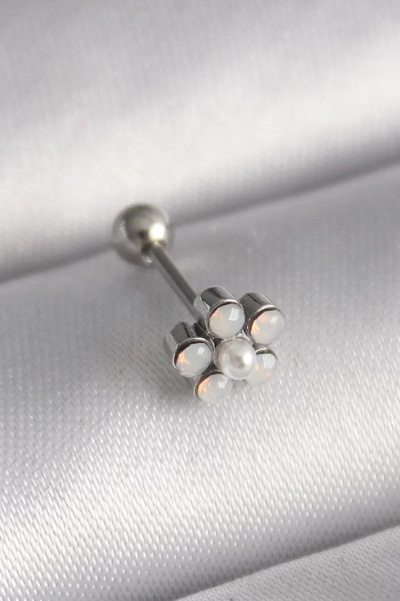 316L Çelik Gümüş Renk Zirkon Taşlı Çiçek Model Tragus Piercing - Lisinya