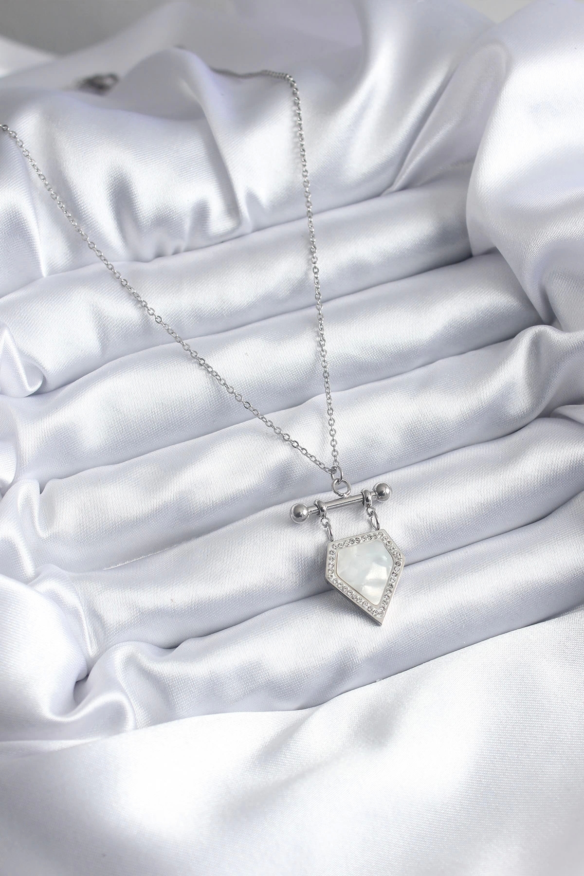 Clariss 316L Çelik Gümüş Renk Zirkon Taş Detay Kadın Kolye