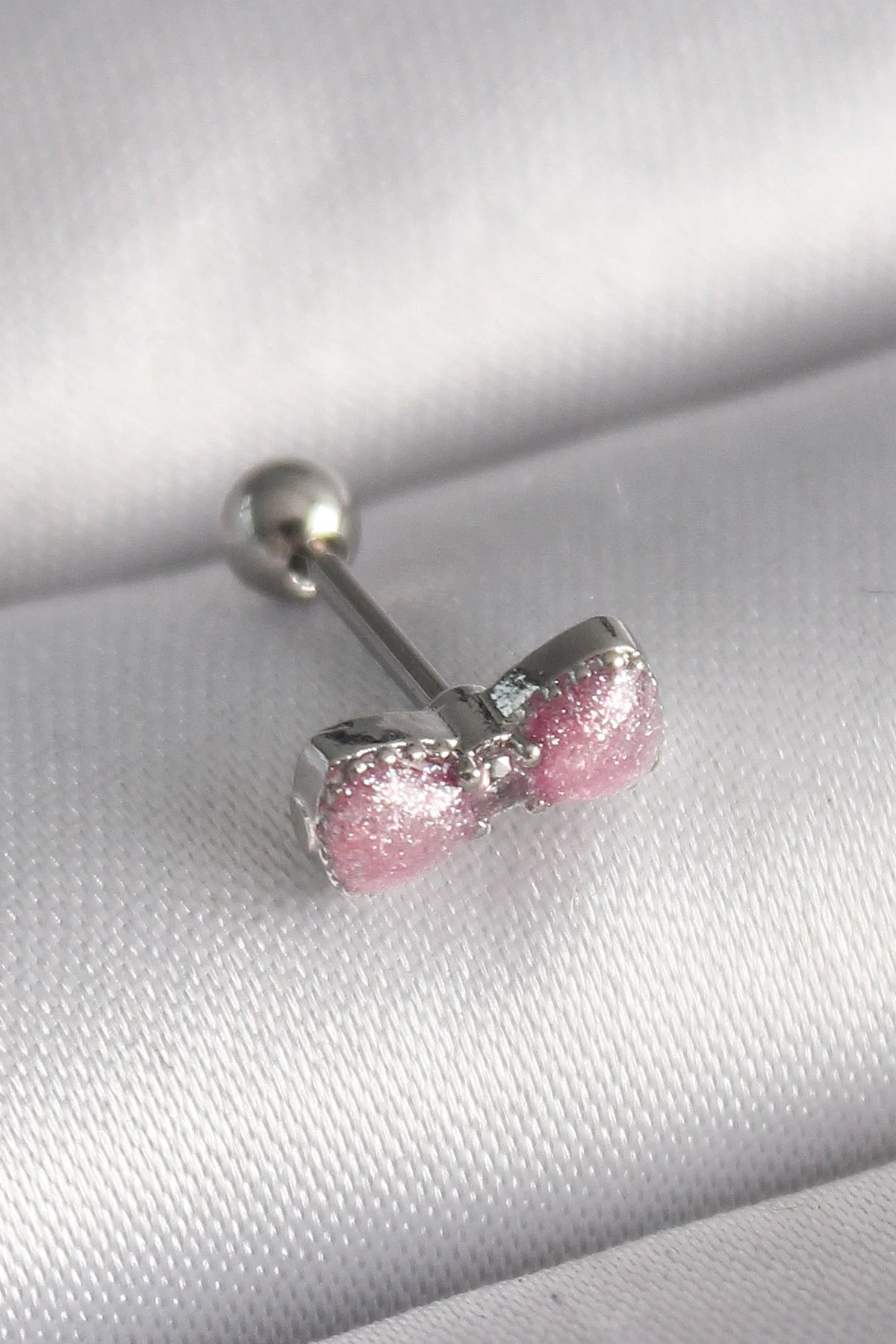316L Çelik Gümüş Renk Pembe Kurdele Zirkon Taş Detay Tragus Piercing 316L Çelik Gümüş Renk Pembe Kurdele Zirkon Taş Detay Tragus Piercing
