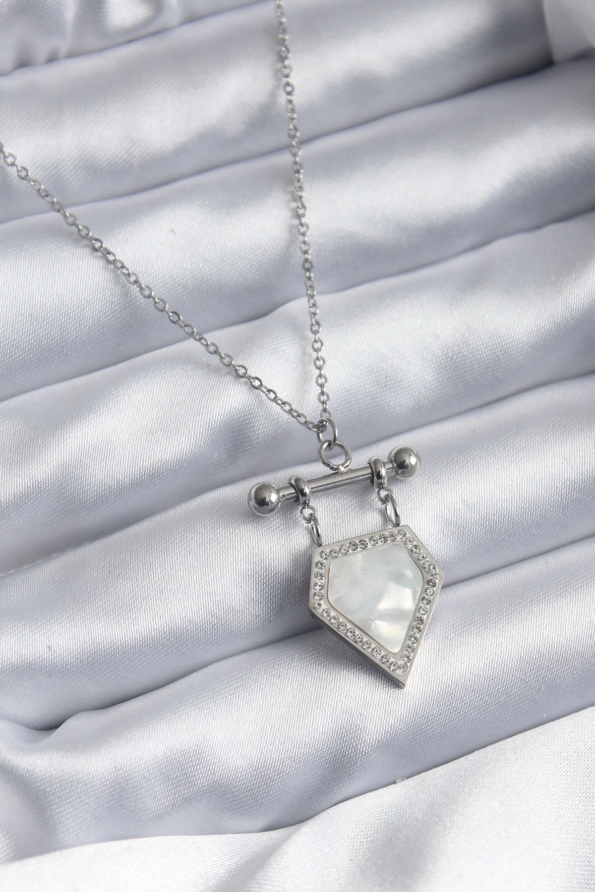 Clariss 316L Çelik Gümüş Renk Zirkon Taş Detay Kadın Kolye