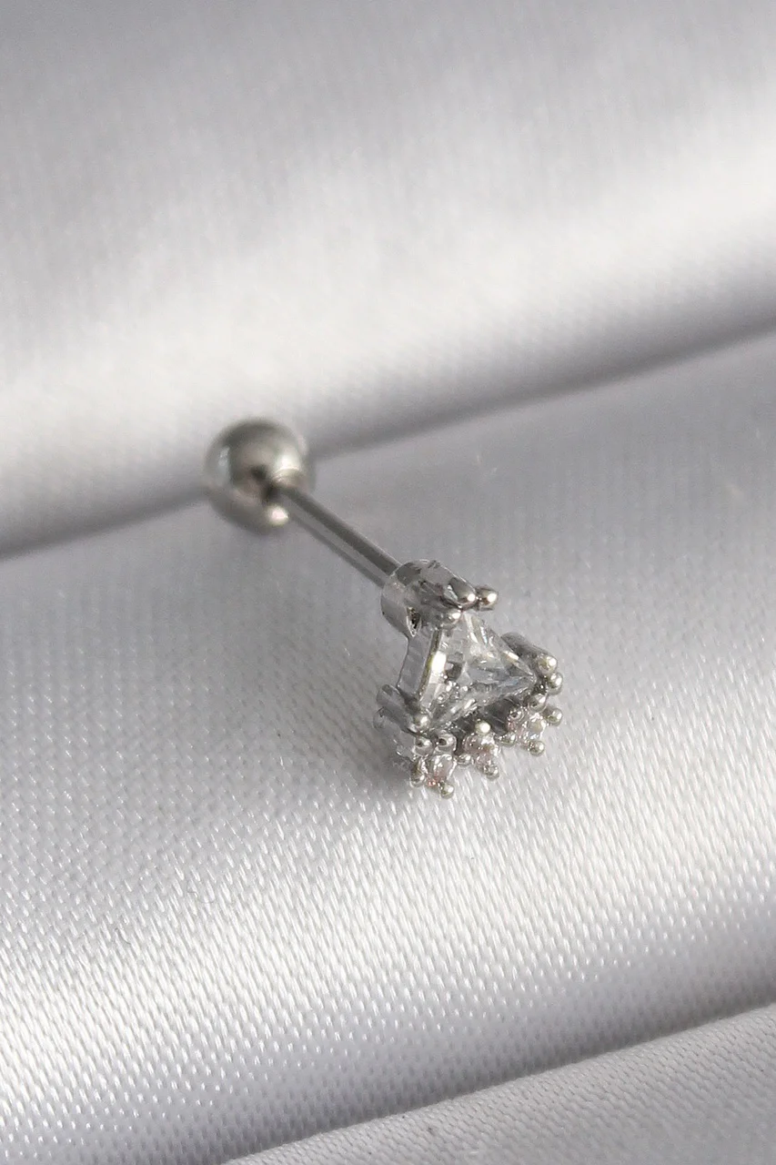 316l Çelik Gümüş Renk Üçgen Zirkon Taşlı Tragus Piercing - Lisinya Diğer