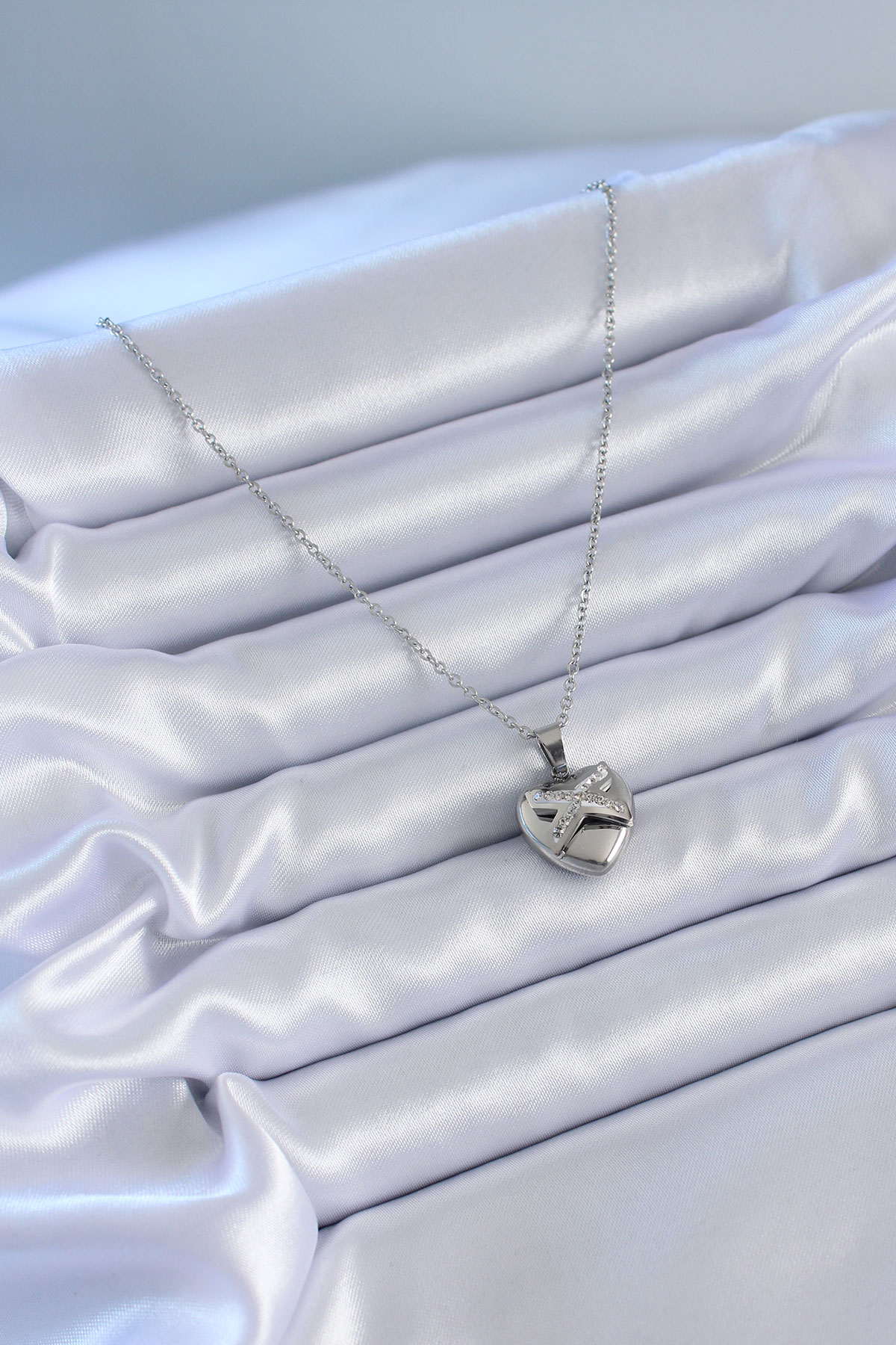 316L Çelik Özel Seri   Gümüş Renk  Zirkon Taşlı Kalp Model Kadın