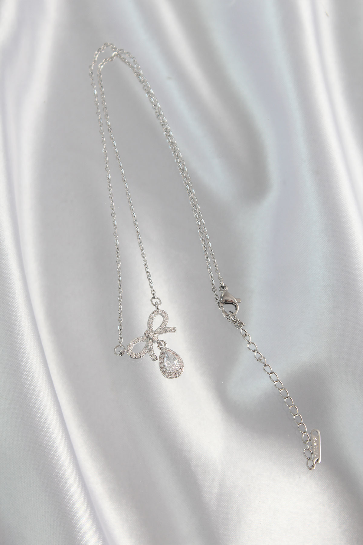 316L Çelik Özel Seri  Gümüş Renk Zirkon Taşlı Fiyonk Detay Damla