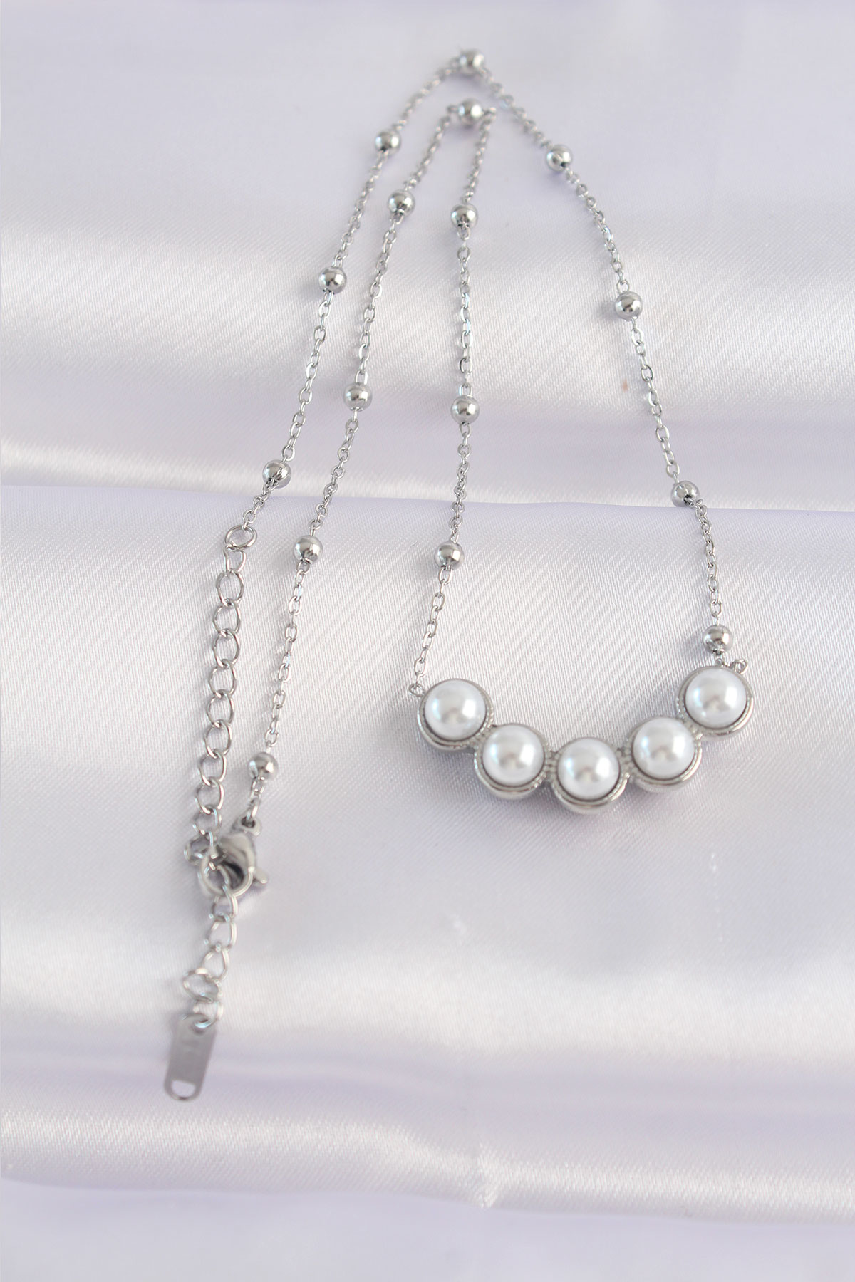 316L Çelik Özel Seri   Zincir Gümüş Renk Sıralı İnci Taşlı Kolye
