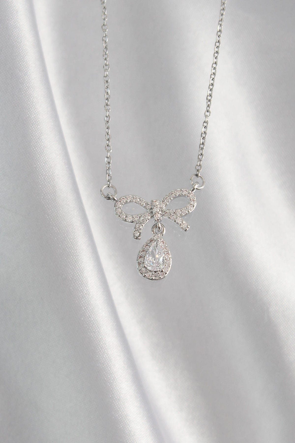 316L Çelik Özel Seri  Gümüş Renk Zirkon Taşlı Fiyonk Detay Damla