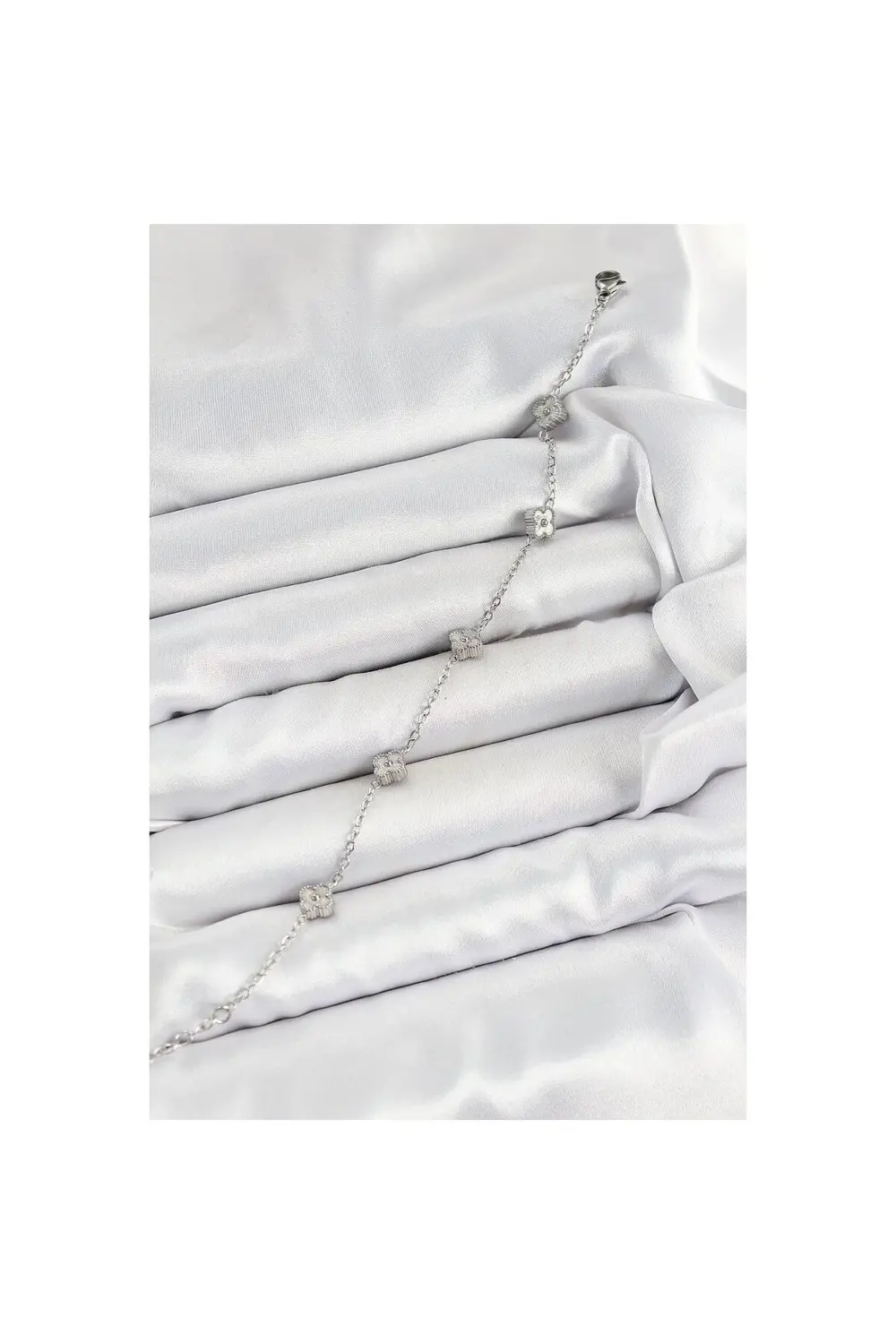 316L Çelik Yonca Model Gümüş Renk Kadın Bileklik