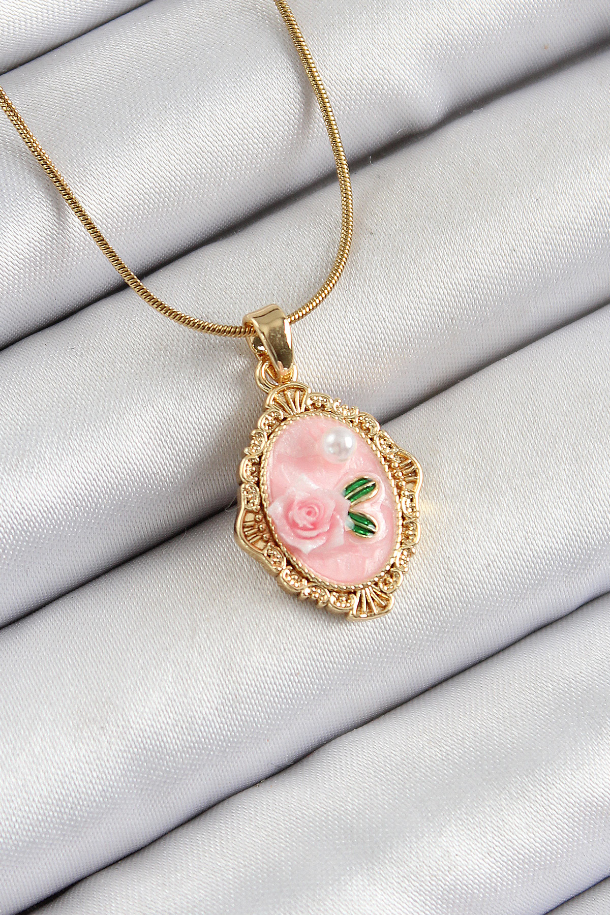 316L Çelik Zincir Pembe Sanatsal Portre İnci Detaylı Gül Figürlü